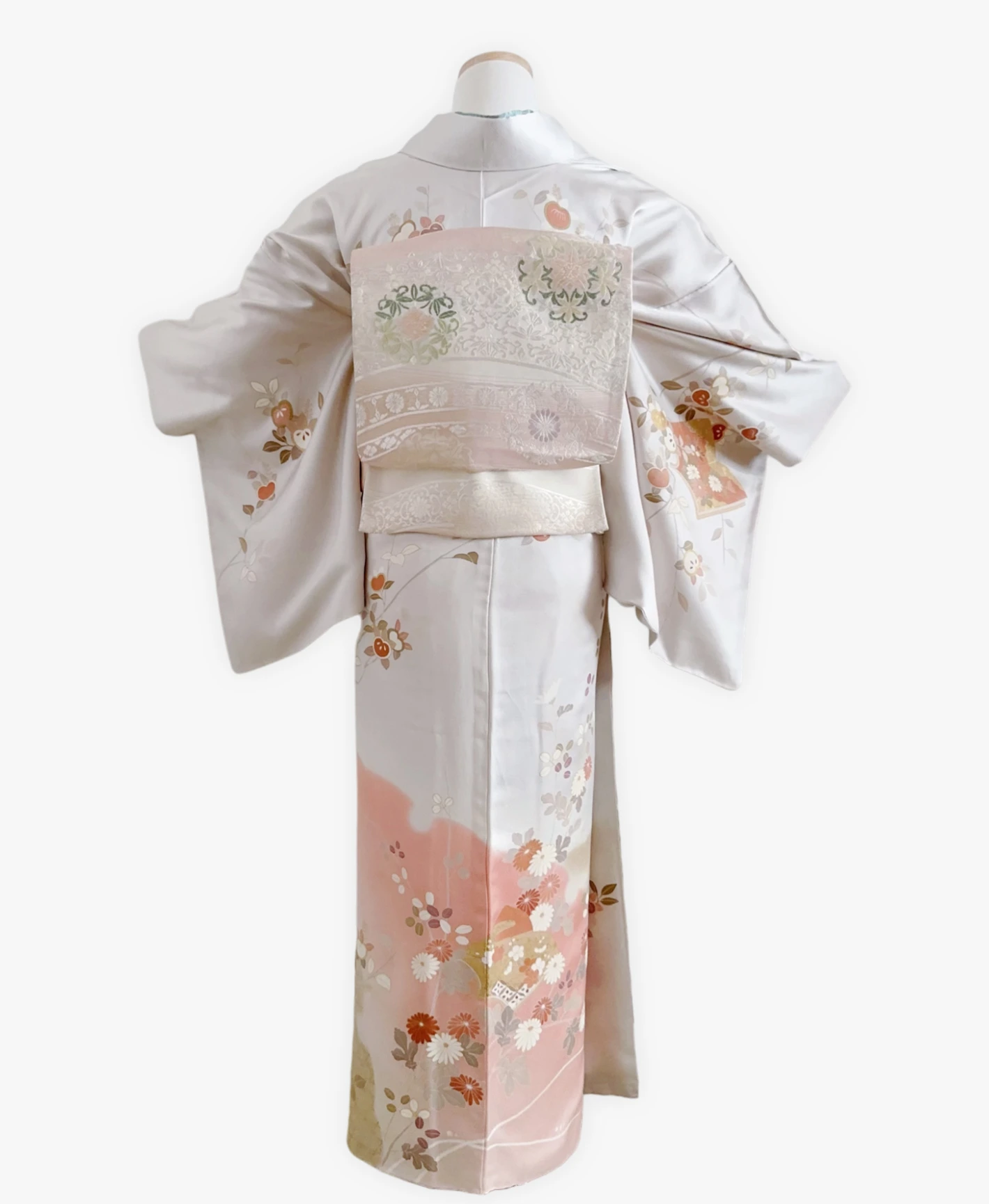 白磁 白系 暈し染め 駒刺繍 金彩 橘 春秋 訪問着レンタル - 画像 2