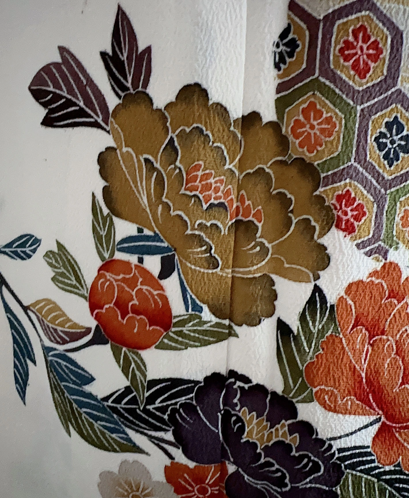 白色 白系 型染め 手描き 牡丹 花草 亀甲 訪問着レンタル - 画像 7