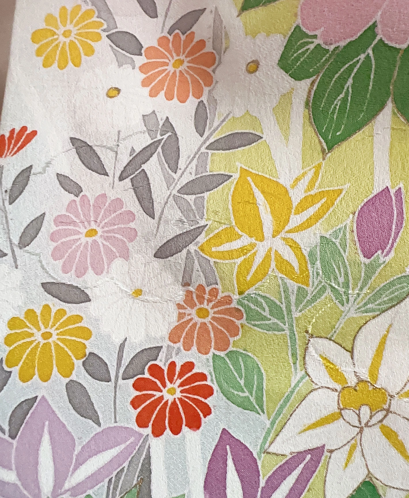 胡粉色 白系 暈し染め 手描き 友禅 四季 吉祥花 訪問着レンタル - 画像 8