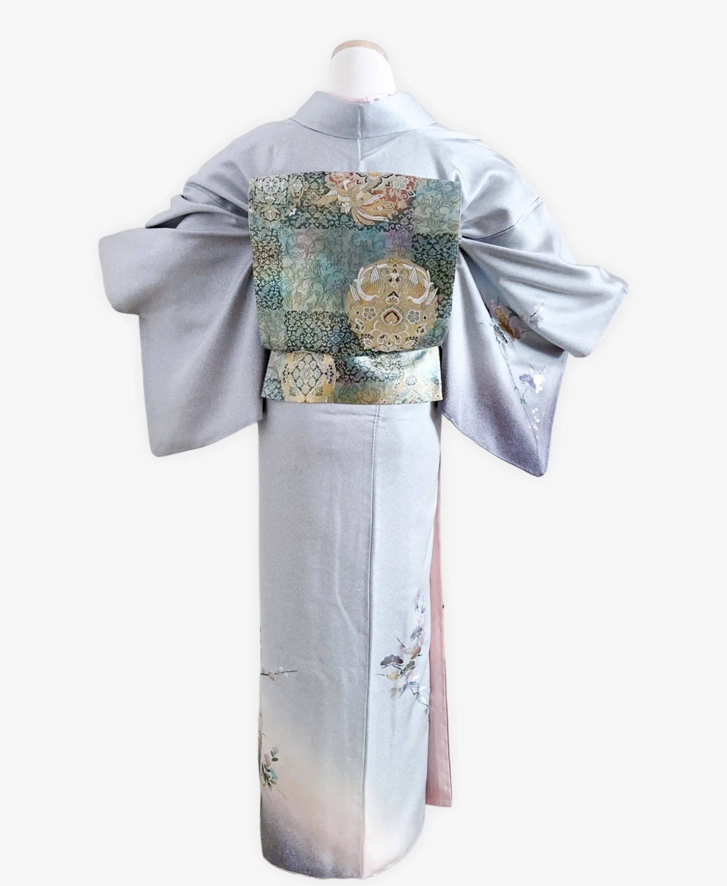 白梅鼠 灰系 暈し染め 螺鈿 松 竹 梅 吉祥花草 訪問着レンタル - 画像 2
