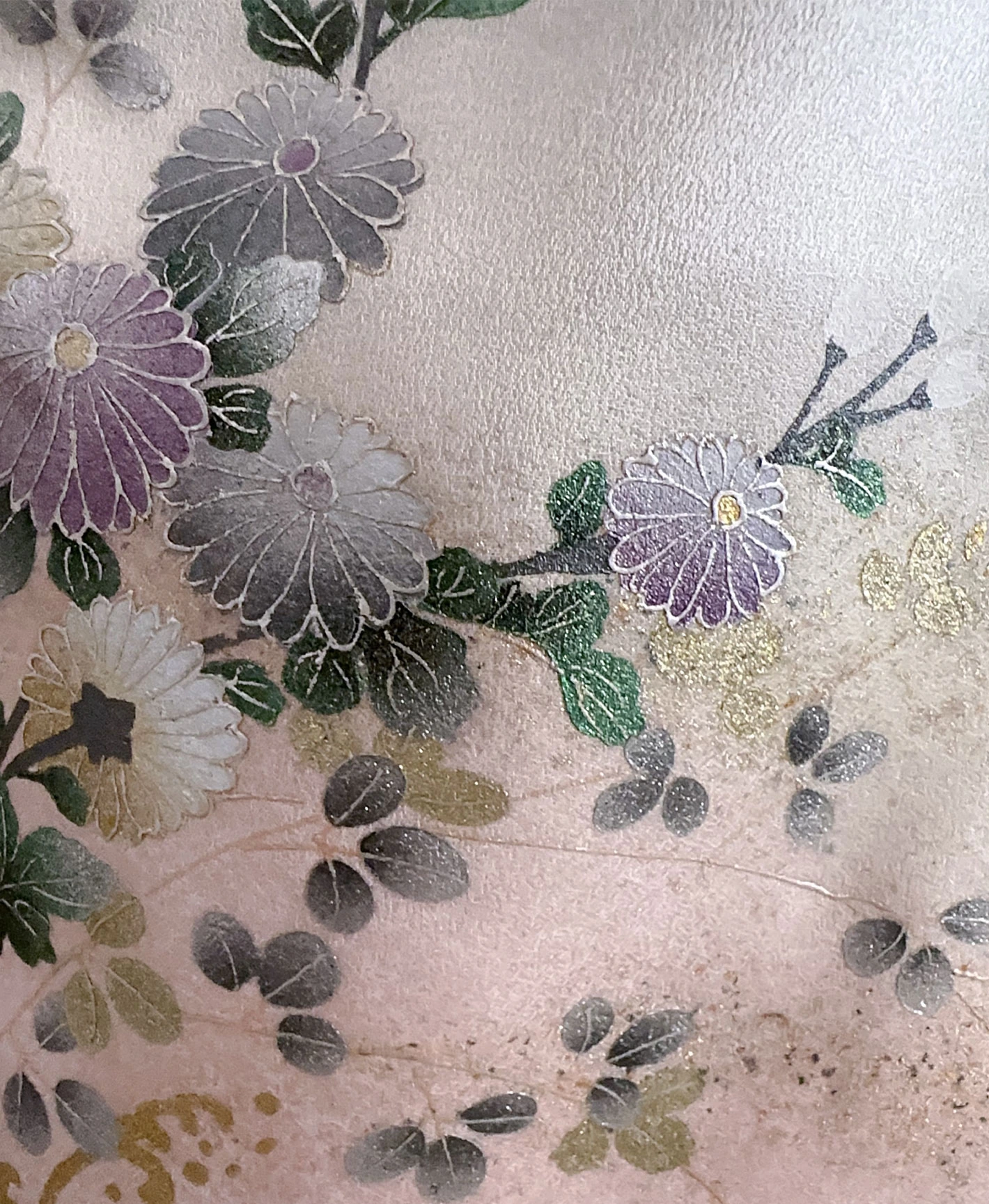白梅鼠 灰系 暈し染め 螺鈿 松 竹 梅 吉祥花草 訪問着レンタル - 画像 9