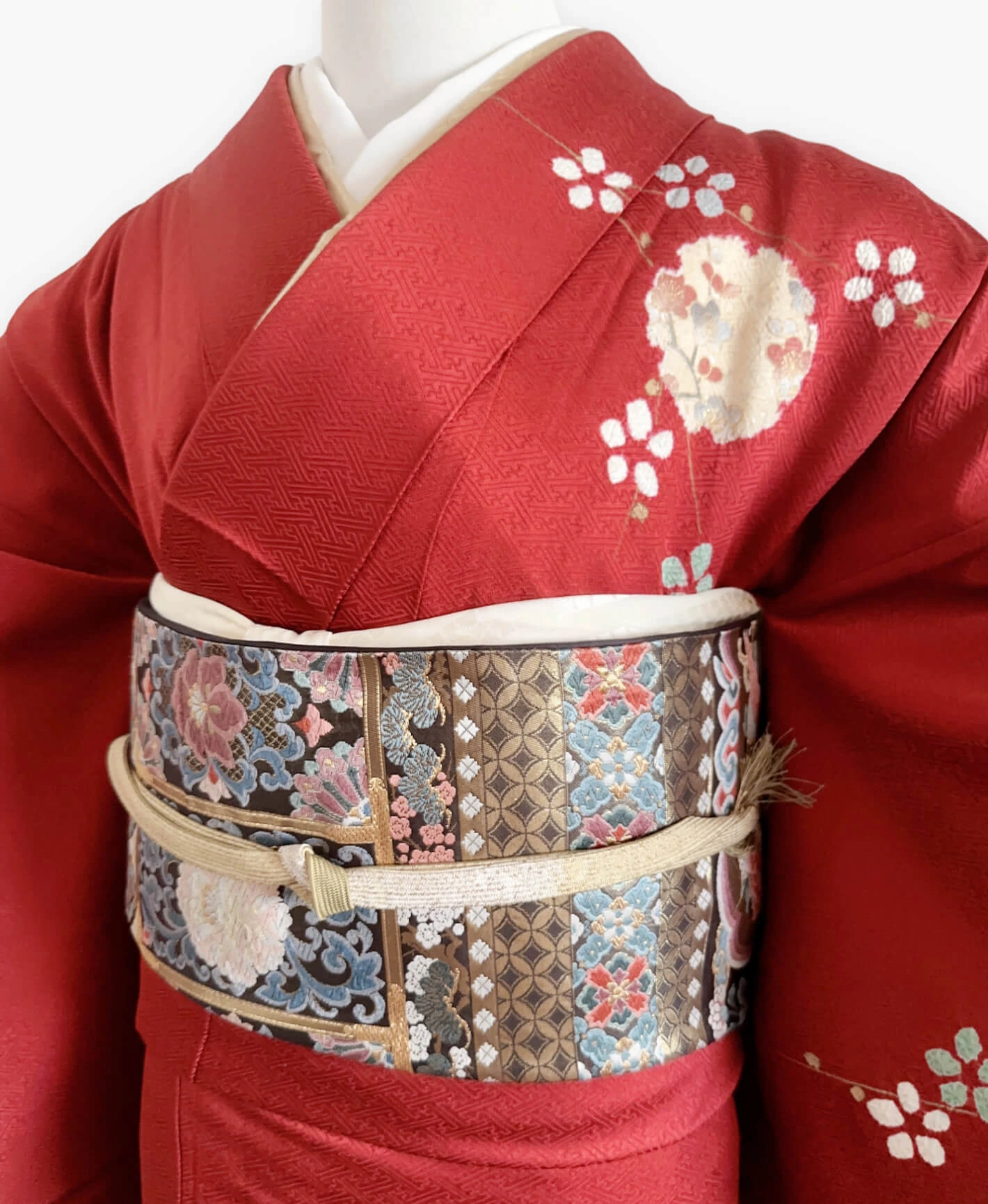 茜色 赤系 駒刺繍 金彩 絞り 雪輪取り 訪問着レンタル - 画像 3