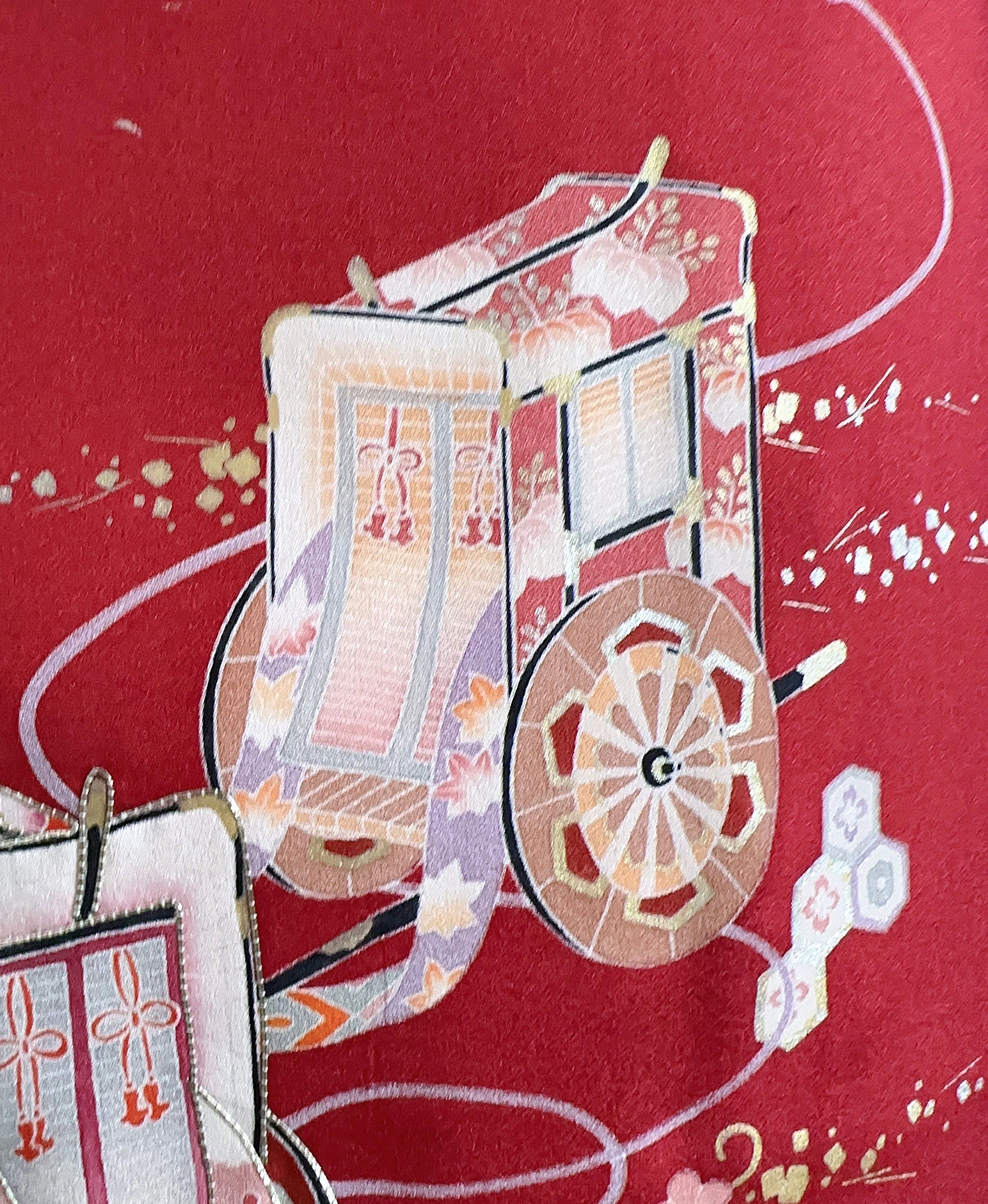 朱緋 赤系 暈し染め 駒刺繍 金彩 御所車 七宝 訪問着レンタル - 画像 7