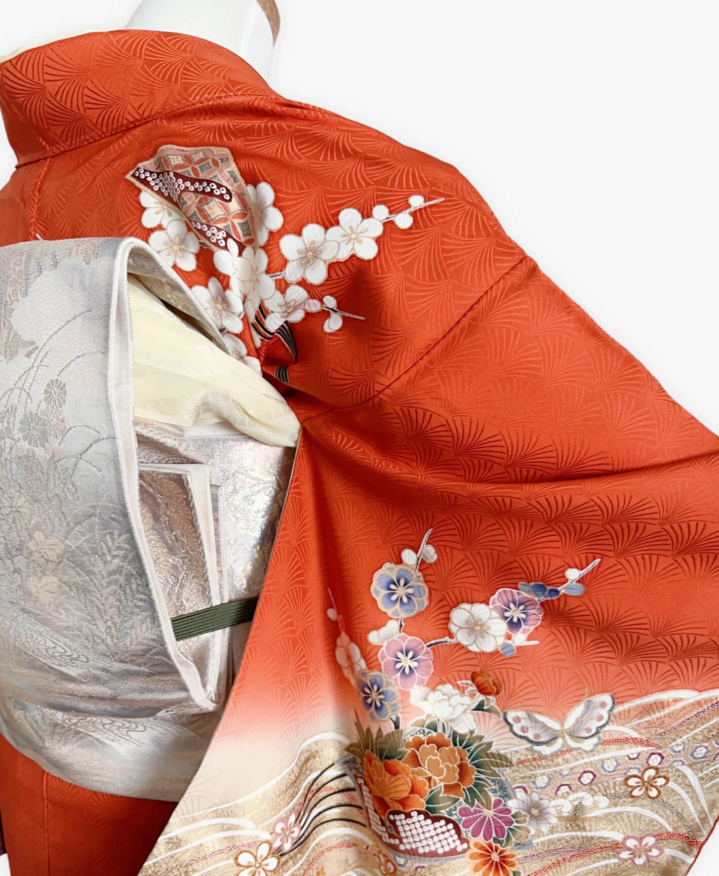 照柿 橙系 暈し染め 駒刺繍 金彩 枝梅 花束 流水 蝶 訪問着レンタル - 画像 4