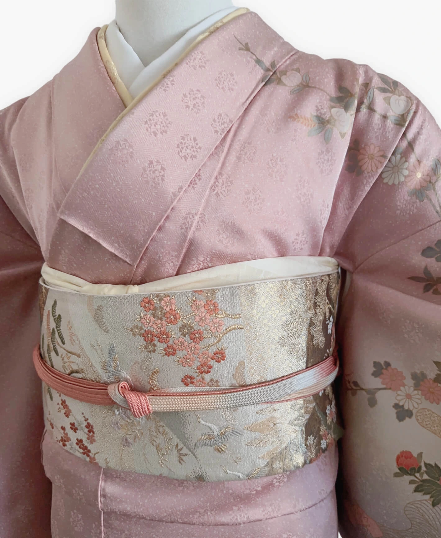灰桜 ピンク系 暈し染め 駒刺繍 金彩 御所車 花草 訪問着レンタル - 画像 3