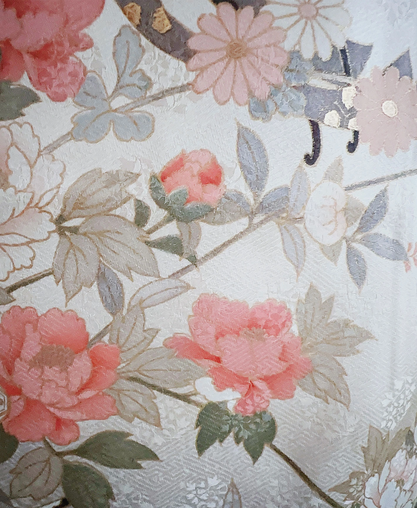 灰桜 ピンク系 暈し染め 駒刺繍 金彩 御所車 花草 訪問着レンタル - 画像 7