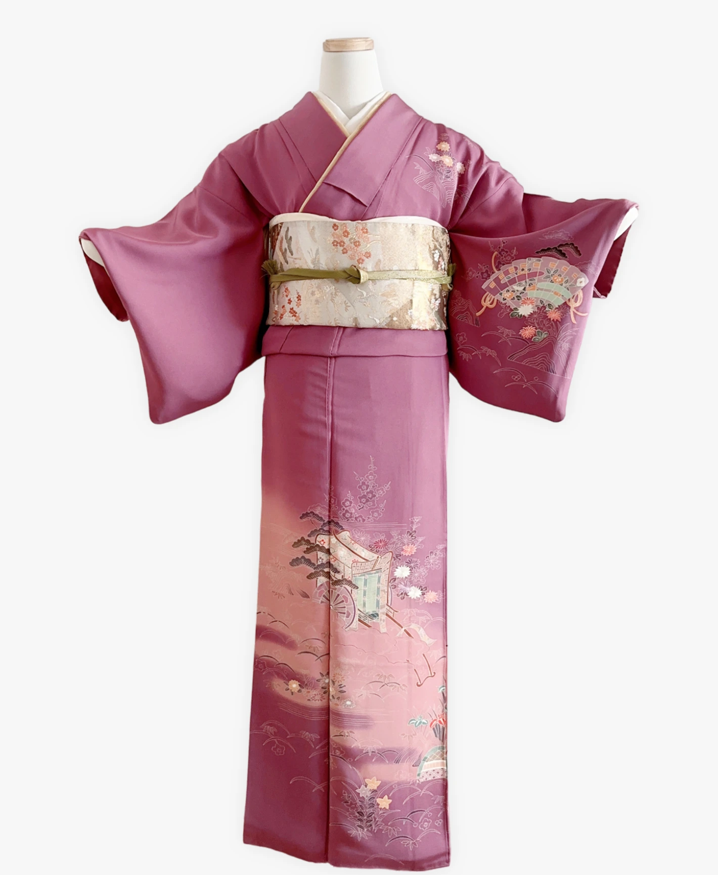 若紫 紫系 暈し染め 駒刺繍 金彩 松 菊 檜扇 御所車 訪問着レンタル - 画像 1