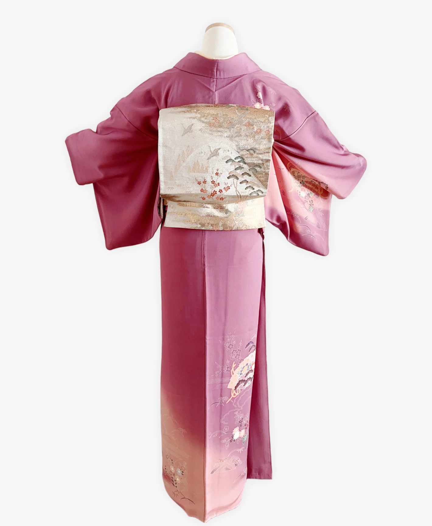 若紫 紫系 暈し染め 駒刺繍 金彩 松 菊 檜扇 御所車 訪問着レンタル - 画像 2
