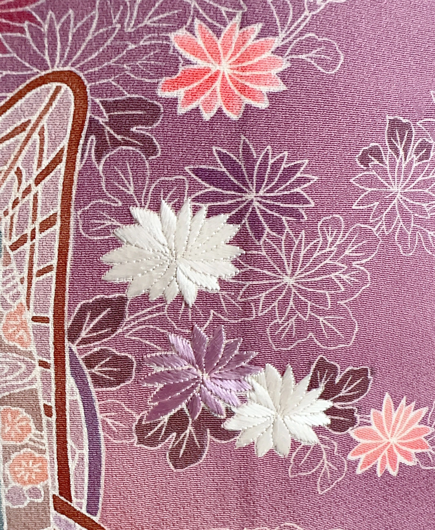 若紫 紫系 暈し染め 駒刺繍 金彩 松 菊 檜扇 御所車 訪問着レンタル - 画像 9