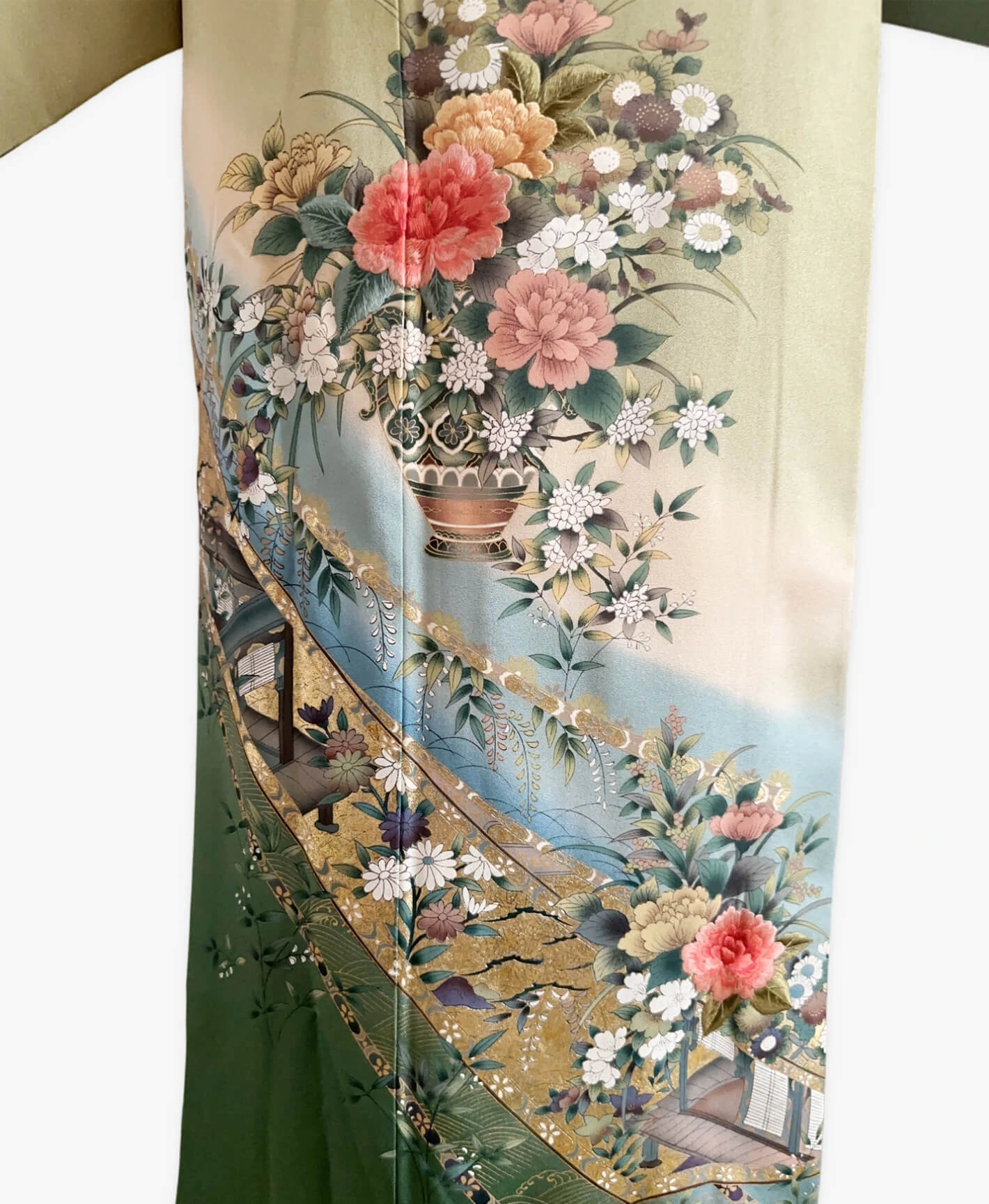 若葉色 緑系 暈し染め 駒刺繍 金彩 牡丹 花瓶 熨斗 訪問着レンタル - 画像 5