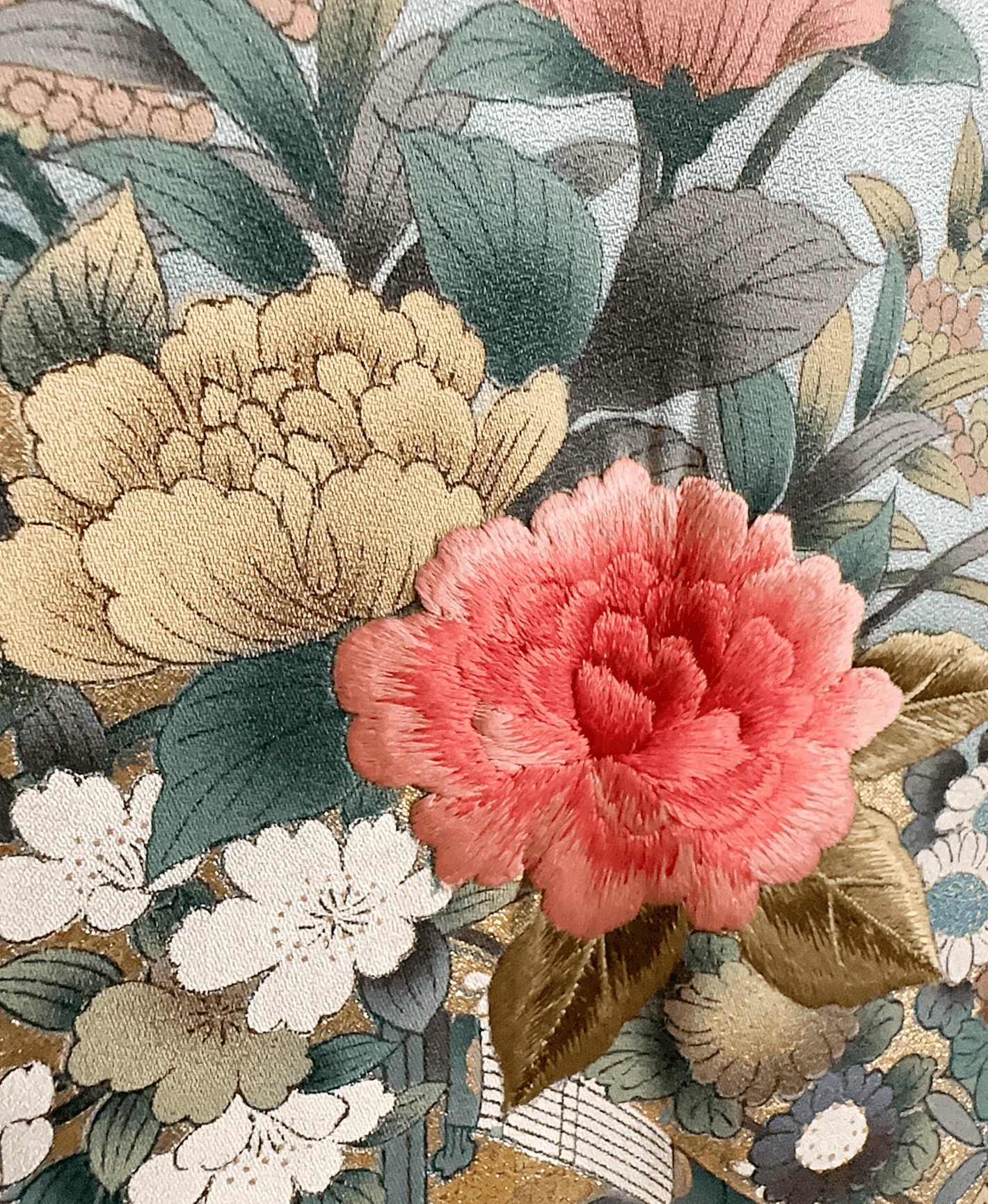 若葉色 緑系 暈し染め 駒刺繍 金彩 牡丹 花瓶 熨斗 訪問着レンタル - 画像 6