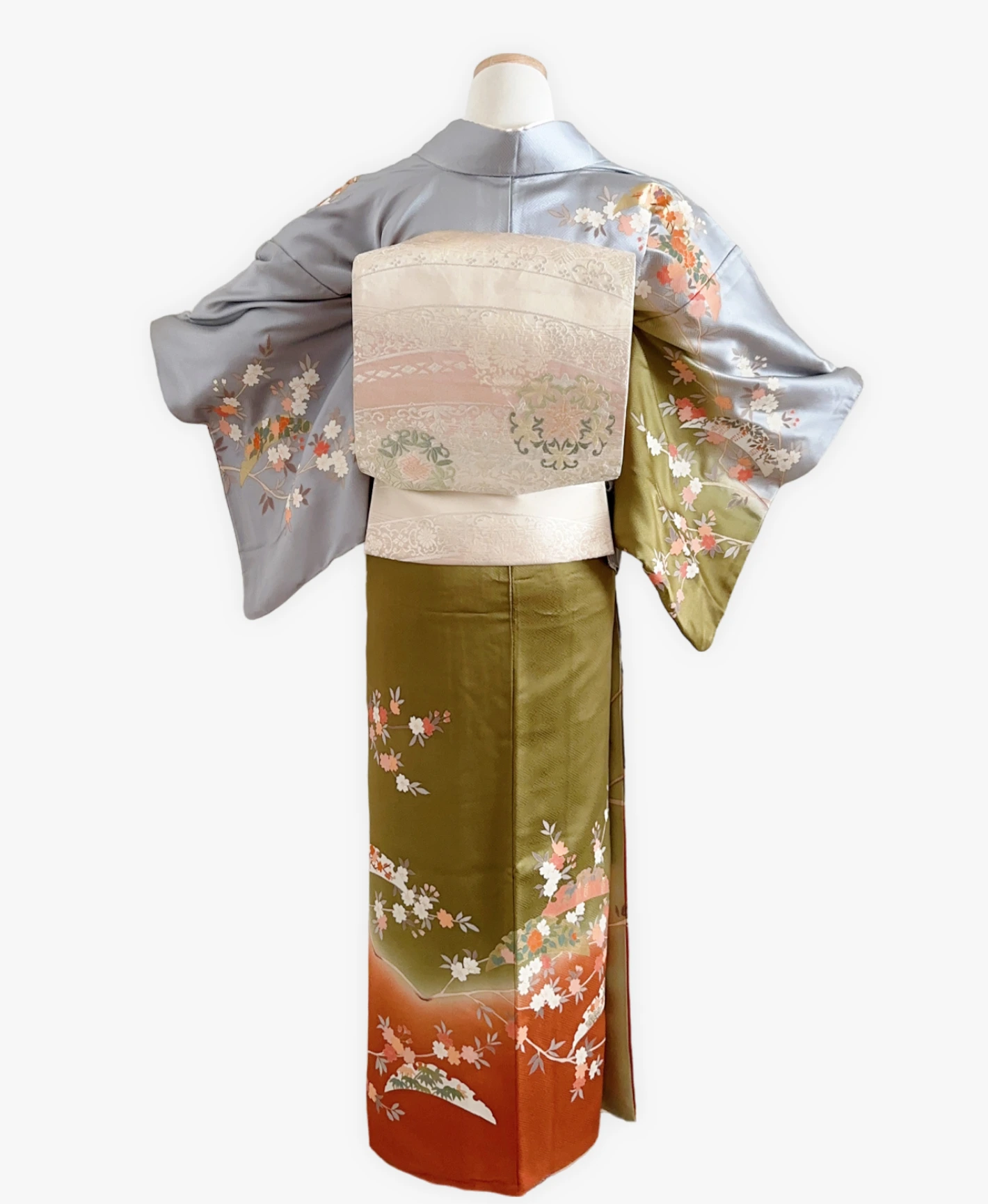 草色 緑系 暈し染め 金彩 雪芝花文 訪問着レンタル - 画像 2