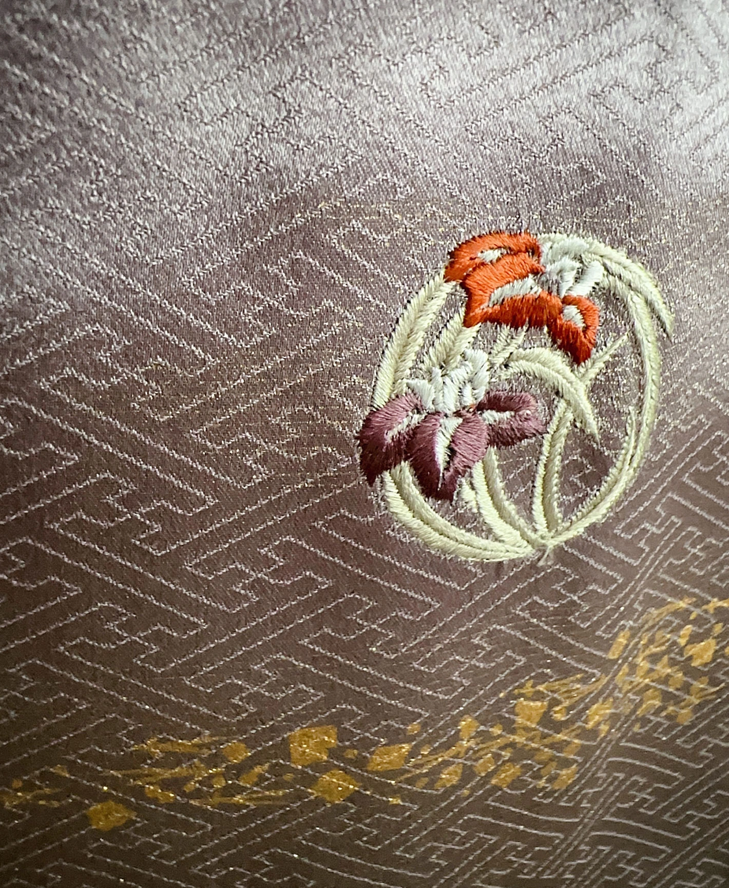紅桔梗 紫系 暈し染め 駒刺繍 金彩 花草 雪輪 訪問着レンタル - 画像 8