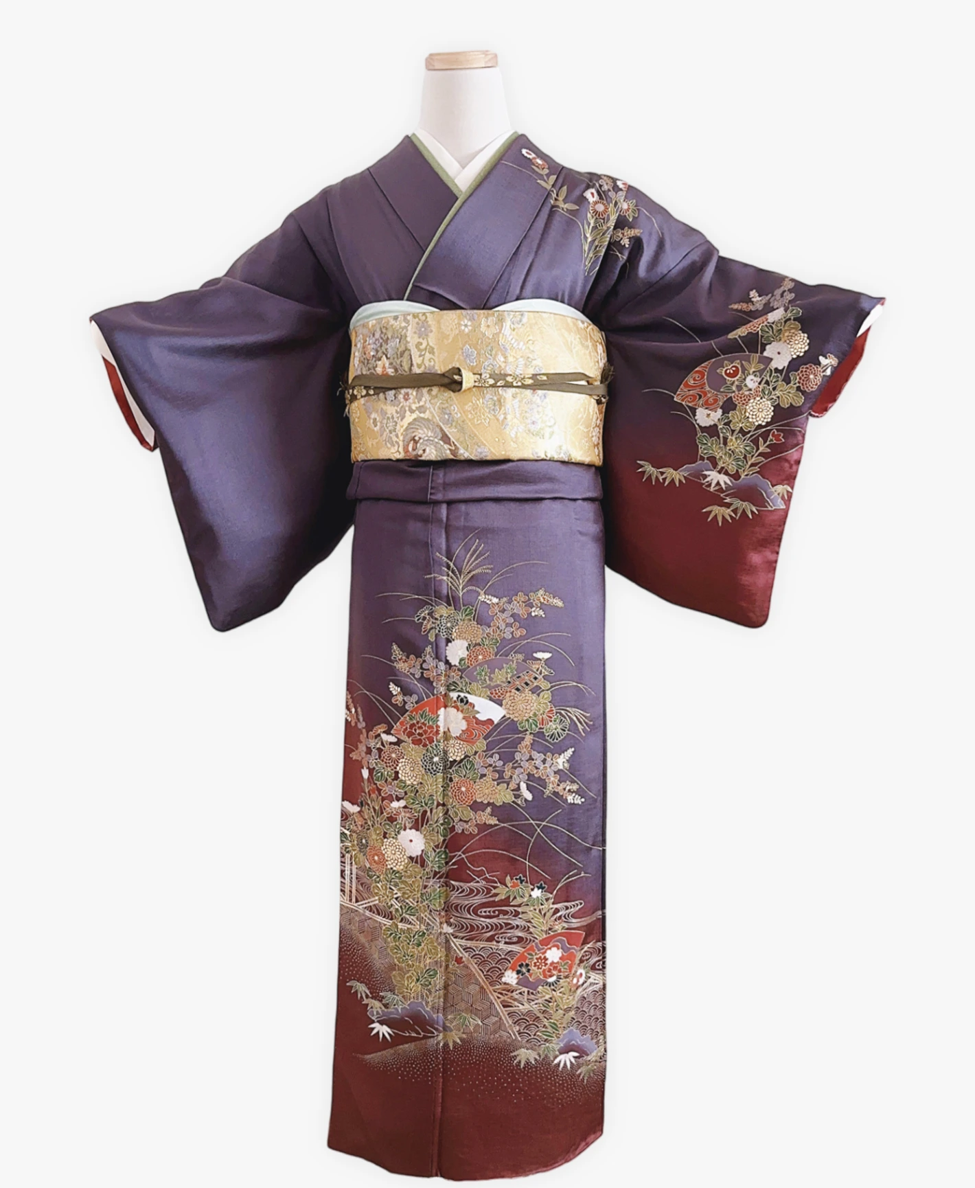 濃鼠 紫系 暈し染め 駒刺繍 金彩 扇面 花草 青海波 流水 訪問着レンタル - 画像 1