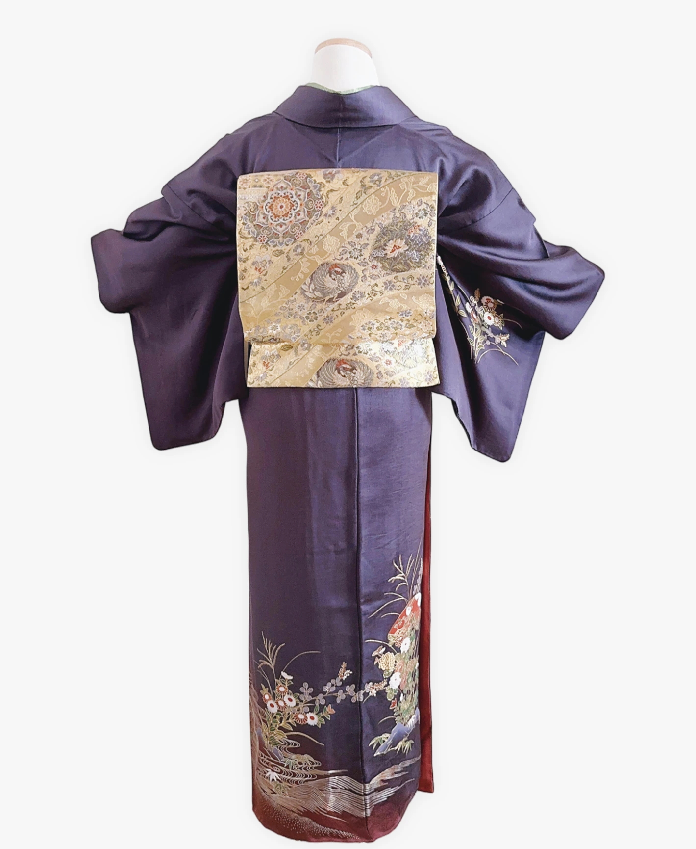 濃鼠 紫系 暈し染め 駒刺繍 金彩 扇面 花草 青海波 流水 訪問着レンタル - 画像 2
