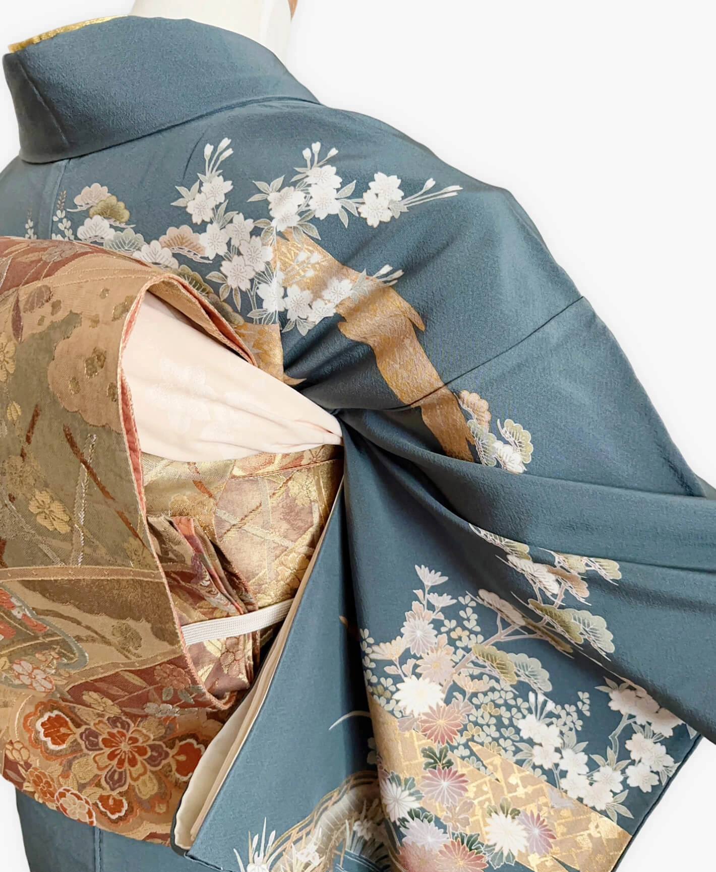 藍色 青系 駒刺繍 金彩 牡丹 松 風景 訪問着レンタル - 画像 4