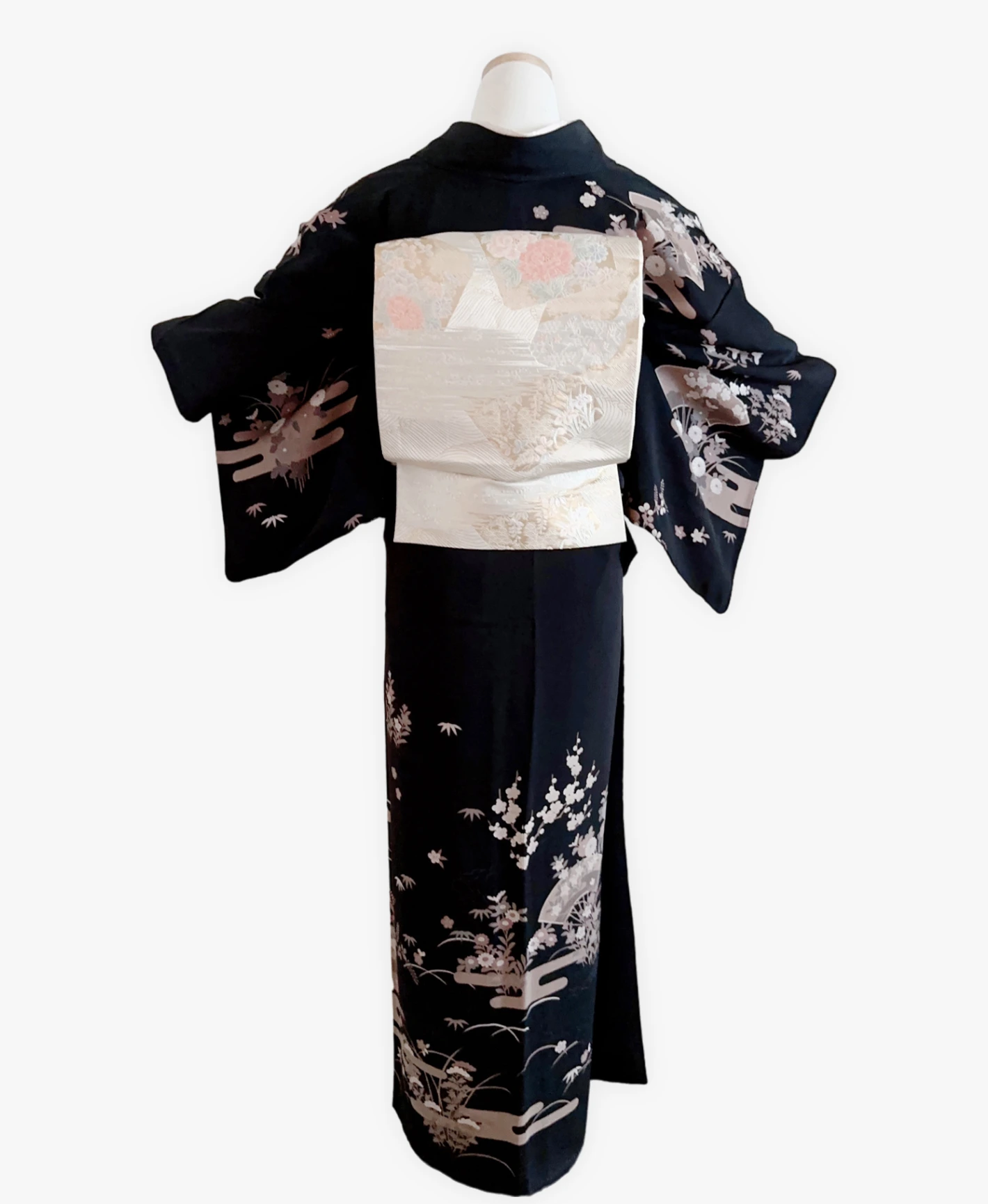 濡羽色 黒系 型染め 扇面 花草 絵が炭 ヱ霞 訪問着レンタル - 画像 2