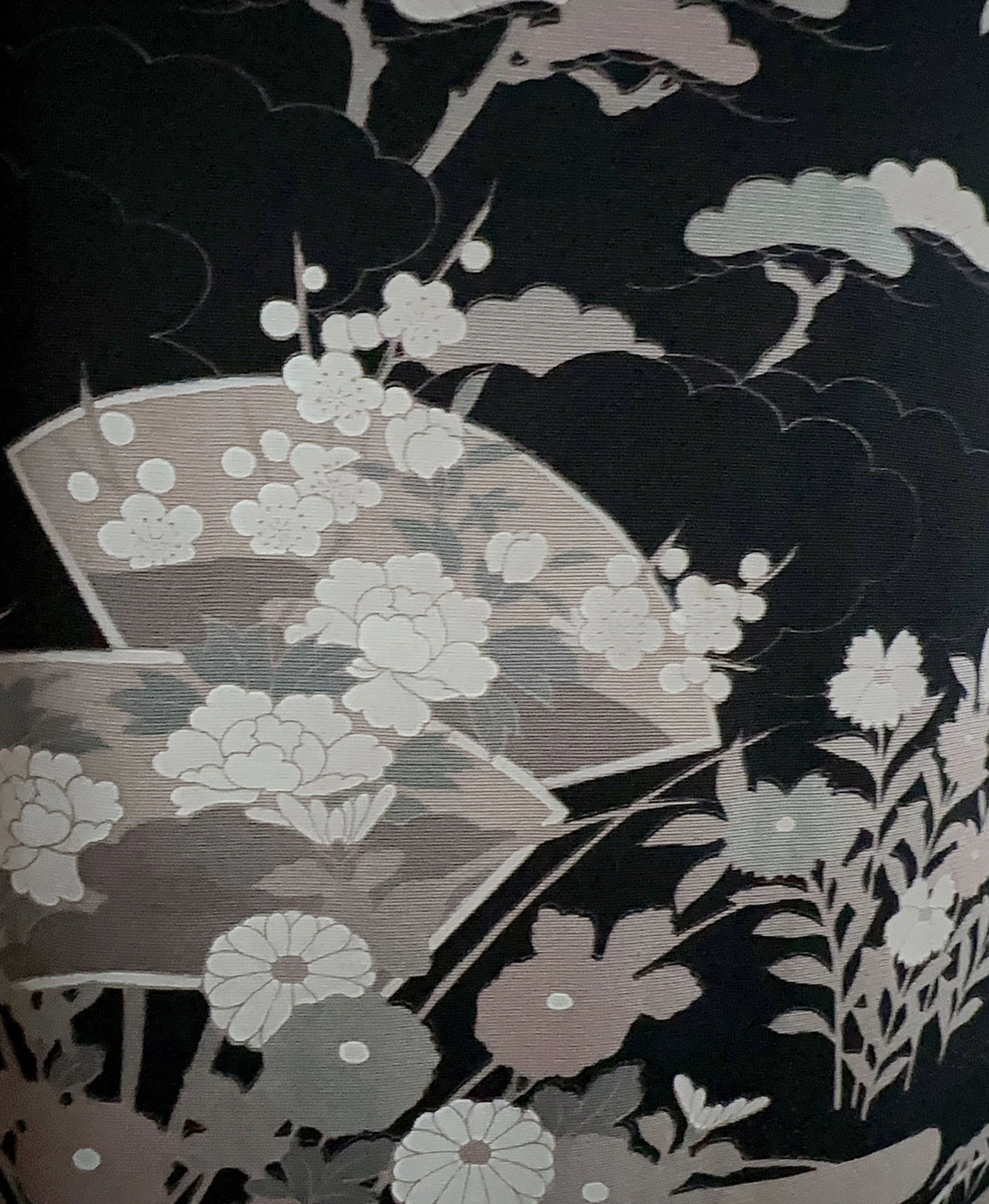 濡羽色 黒系 型染め 扇面 花草 絵が炭 ヱ霞 訪問着レンタル - 画像 7