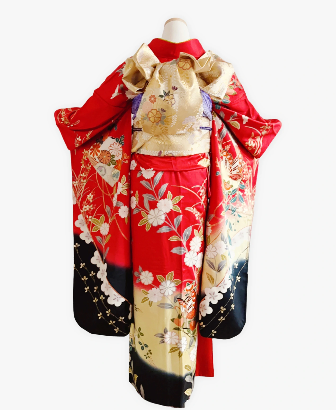 深緋色 赤系 駒刺繍 金彩 櫻 橘 草花文 振袖 - 画像 2