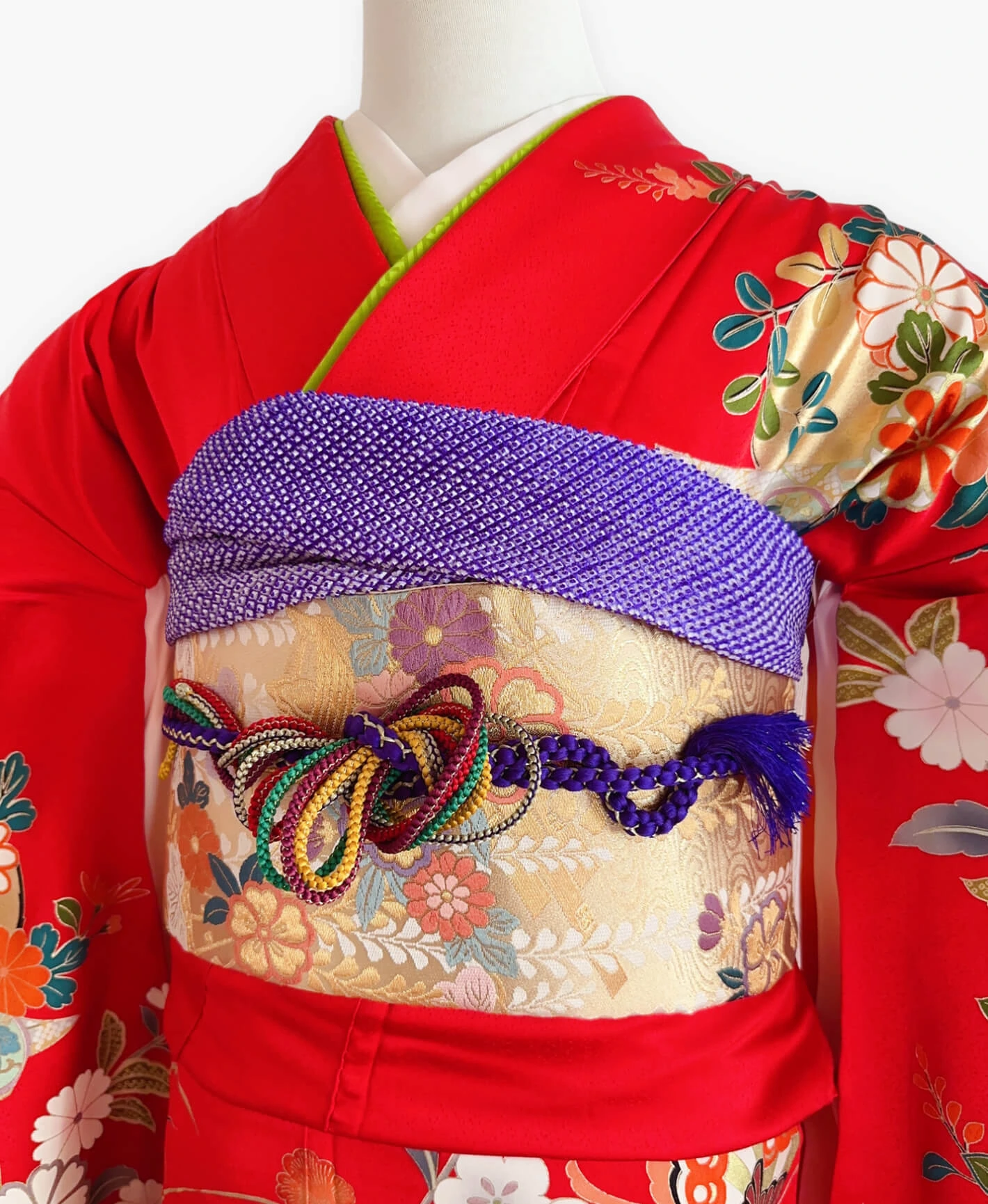 深緋色 赤系 駒刺繍 金彩 櫻 橘 草花文 振袖 - 画像 3