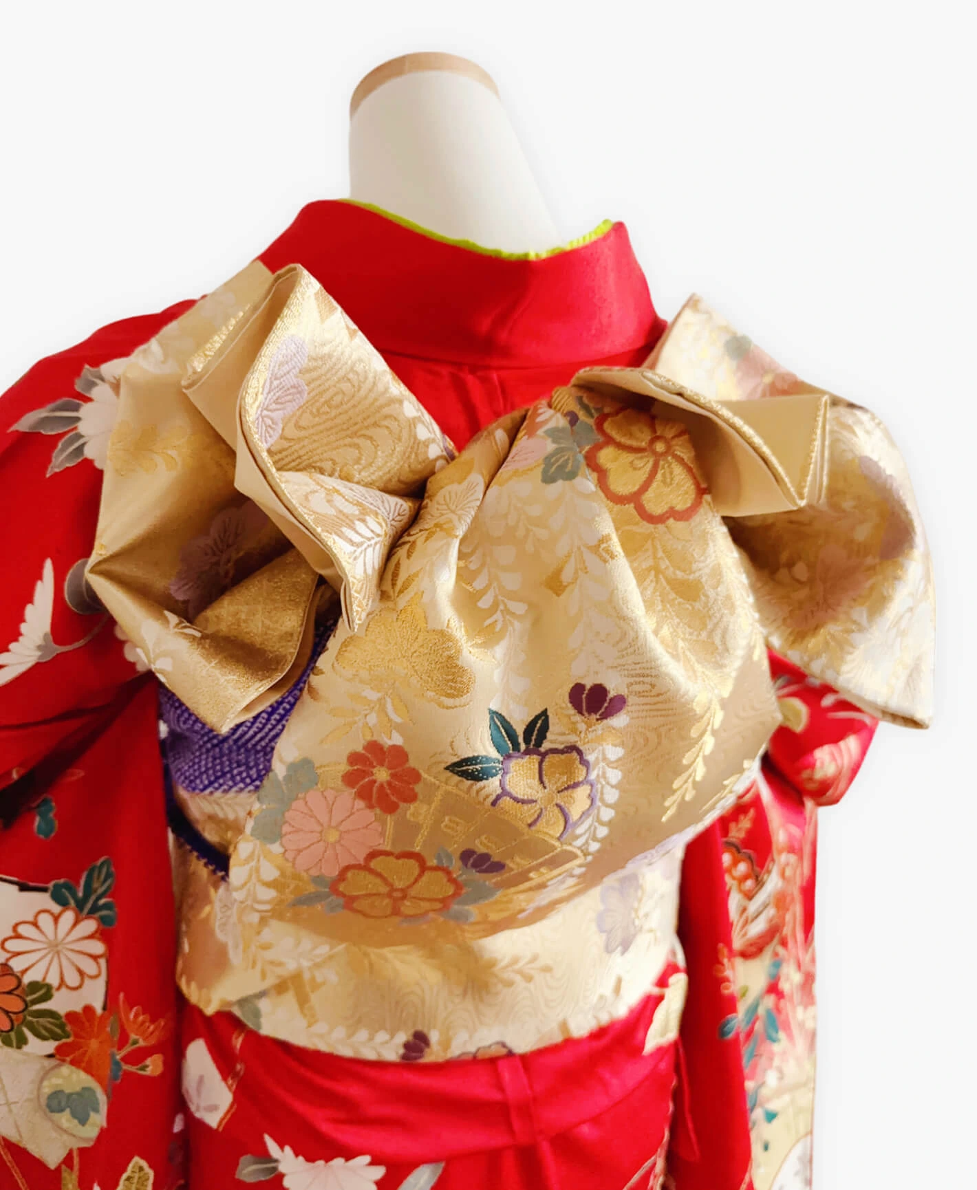 深緋色 赤系 駒刺繍 金彩 櫻 橘 草花文 振袖 - 画像 4