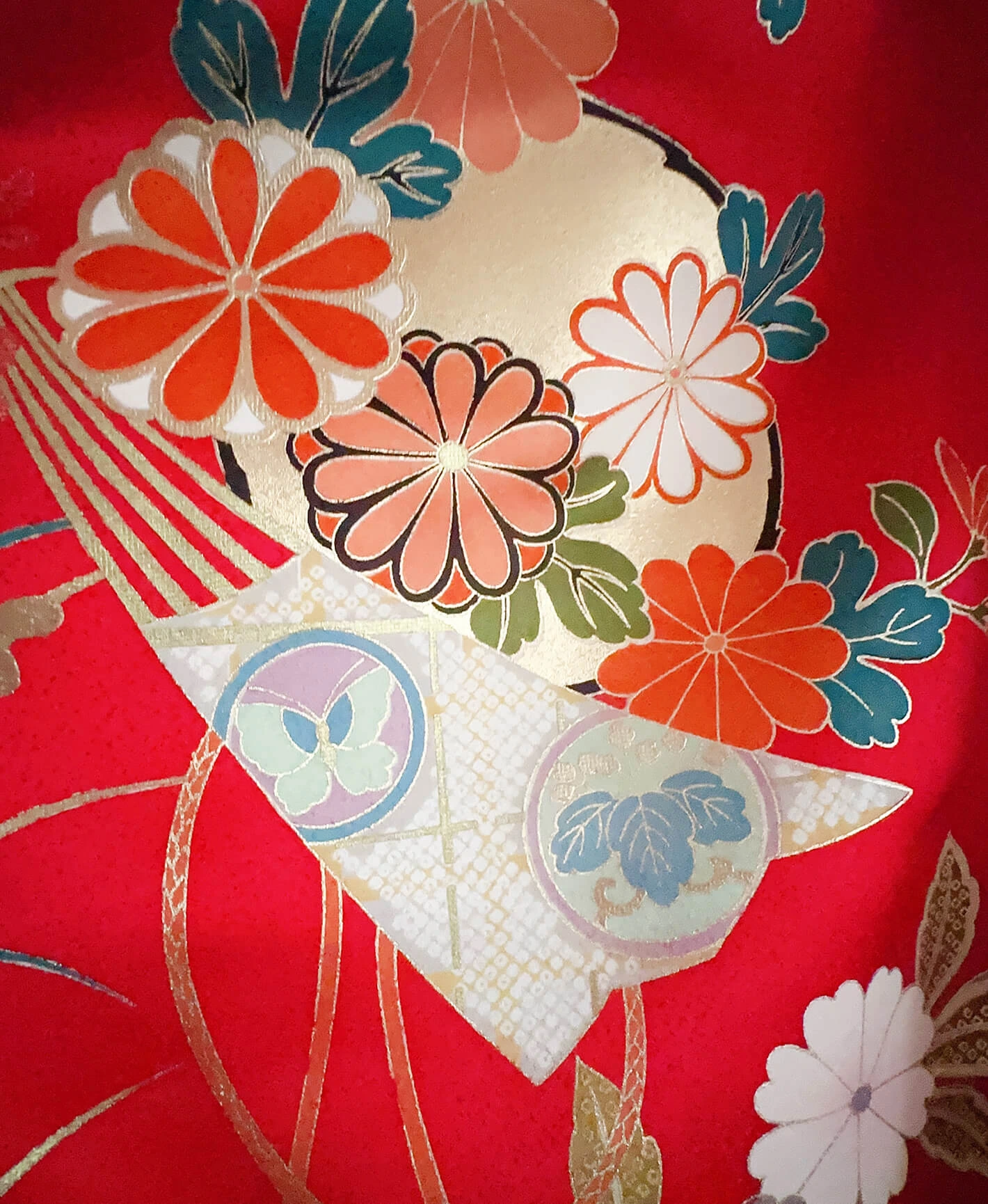 深緋色 赤系 駒刺繍 金彩 櫻 橘 草花文 振袖 - 画像 6