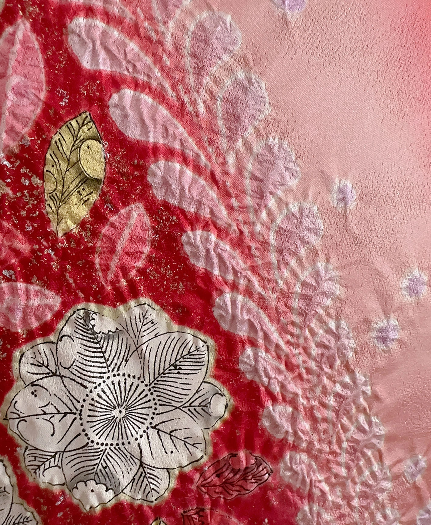 紅緋 赤系 暈し染め 手描き 絞り 辻が花振袖 - 画像 8