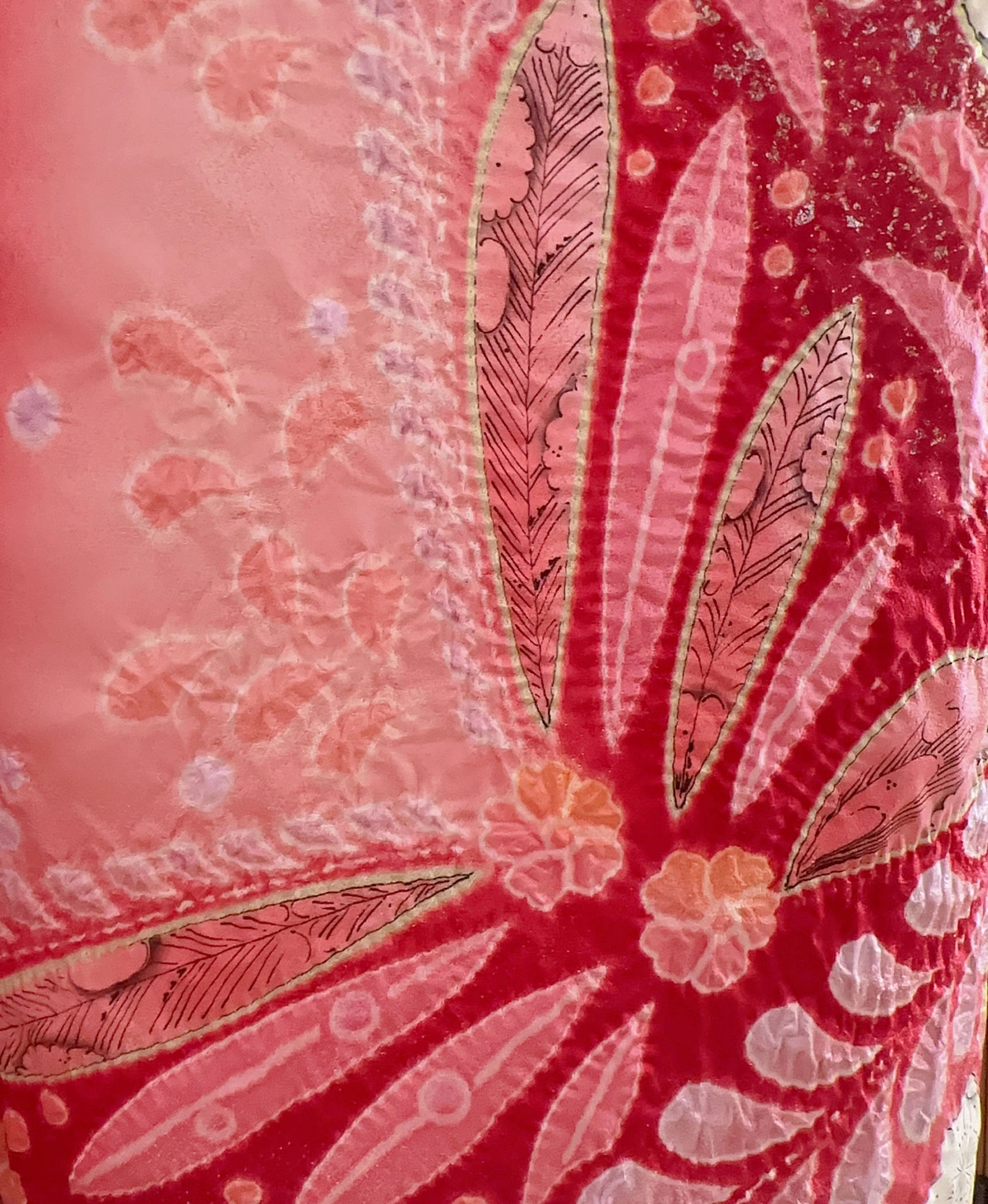 紅緋 赤系 暈し染め 手描き 絞り 辻が花振袖 - 画像 9