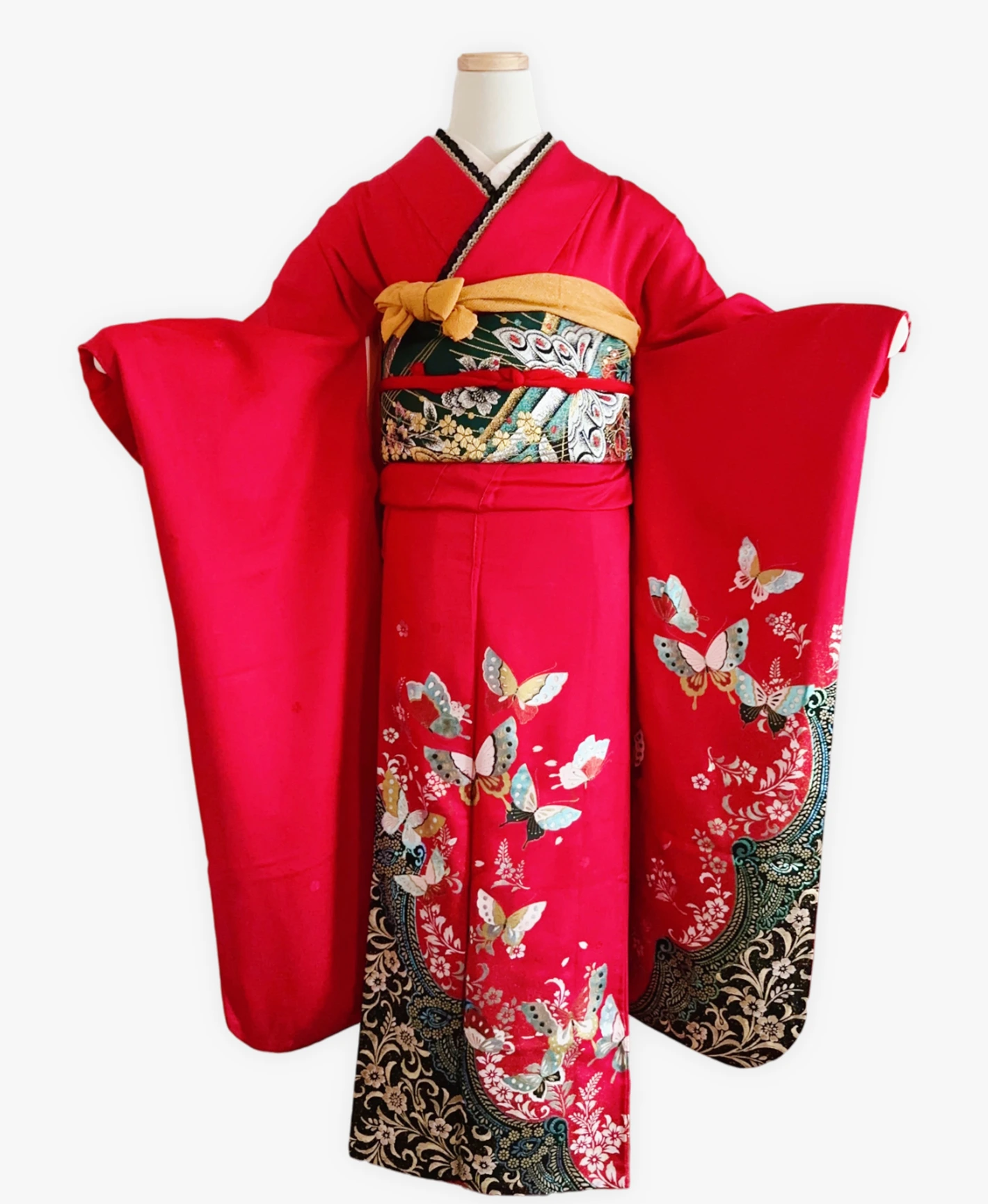 紅 赤系 金彩 更紗 花草 蝶 振袖レンタル - 画像 1