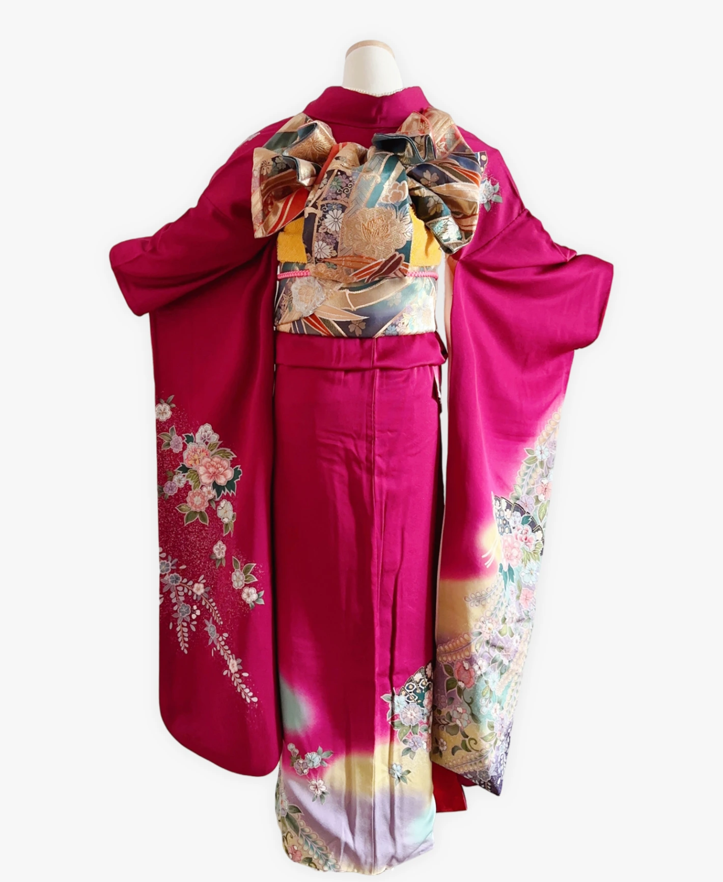 躑躅色 赤紫系 暈し染め 絞り 辻が花 蝶 檜扇 振袖レンタル