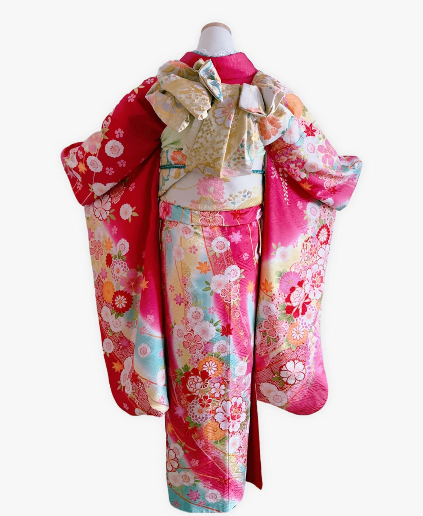 躑躅色 赤紫系 暈し染め 金彩 牡丹 手鞠 百花繚亂 振袖レンタル - 画像 2