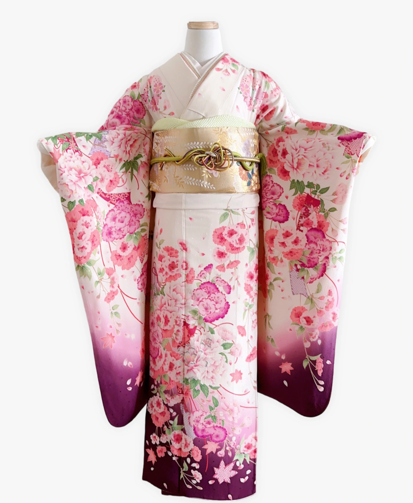 生成り色 ピンク系 暈し染め 桜牡丹 藥玉 振袖レンタル - 画像 1