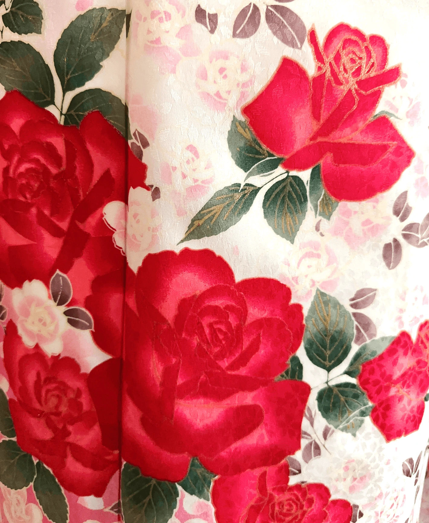 白色 ピンク系 暈し染め 薔薇 花吹雪 振袖レンタル - 画像 6