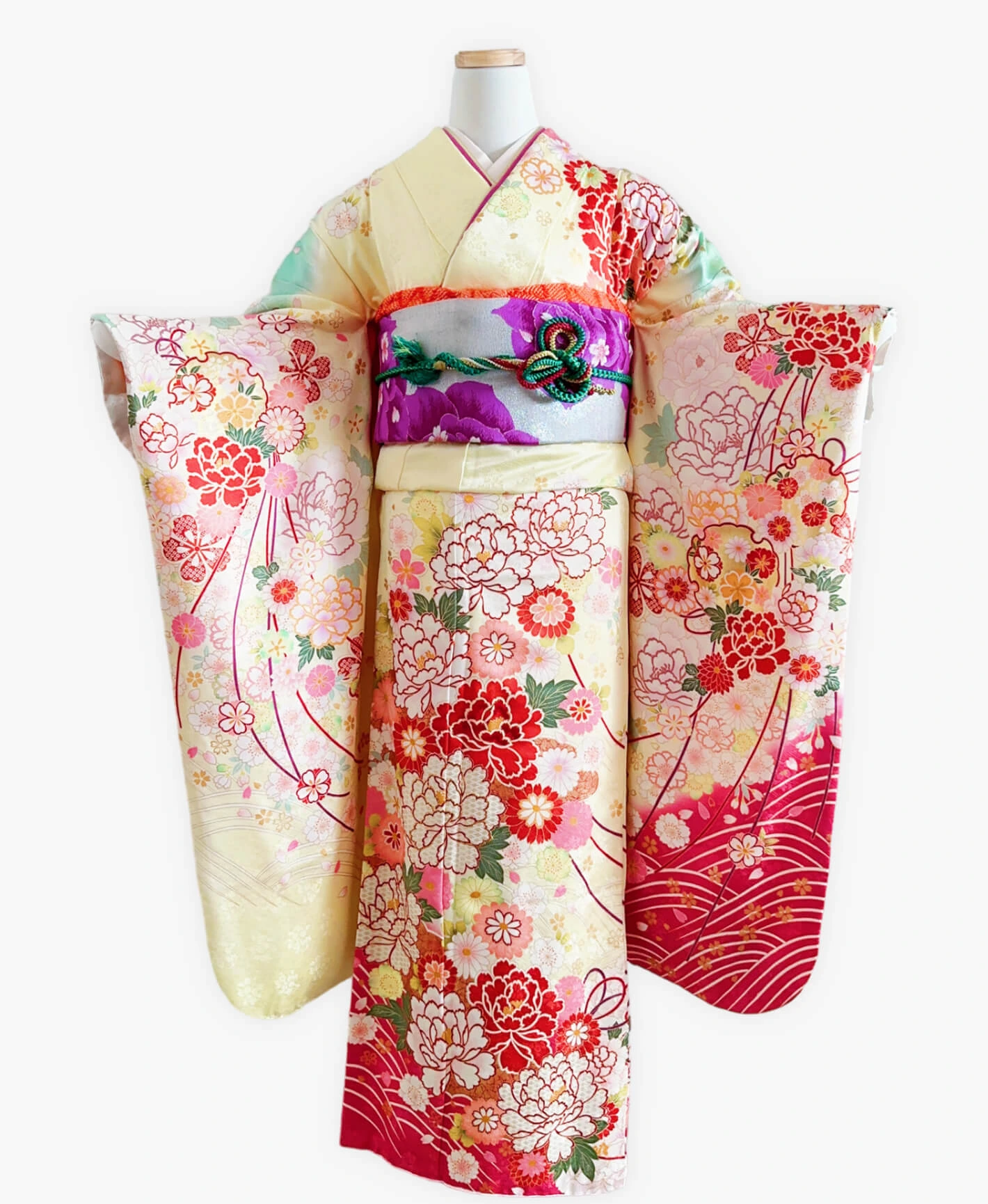 鳥の子色 黄系 暈し染め 駒刺繍 金彩 牡丹 菊 花草 流水 振袖レンタル - 画像 1