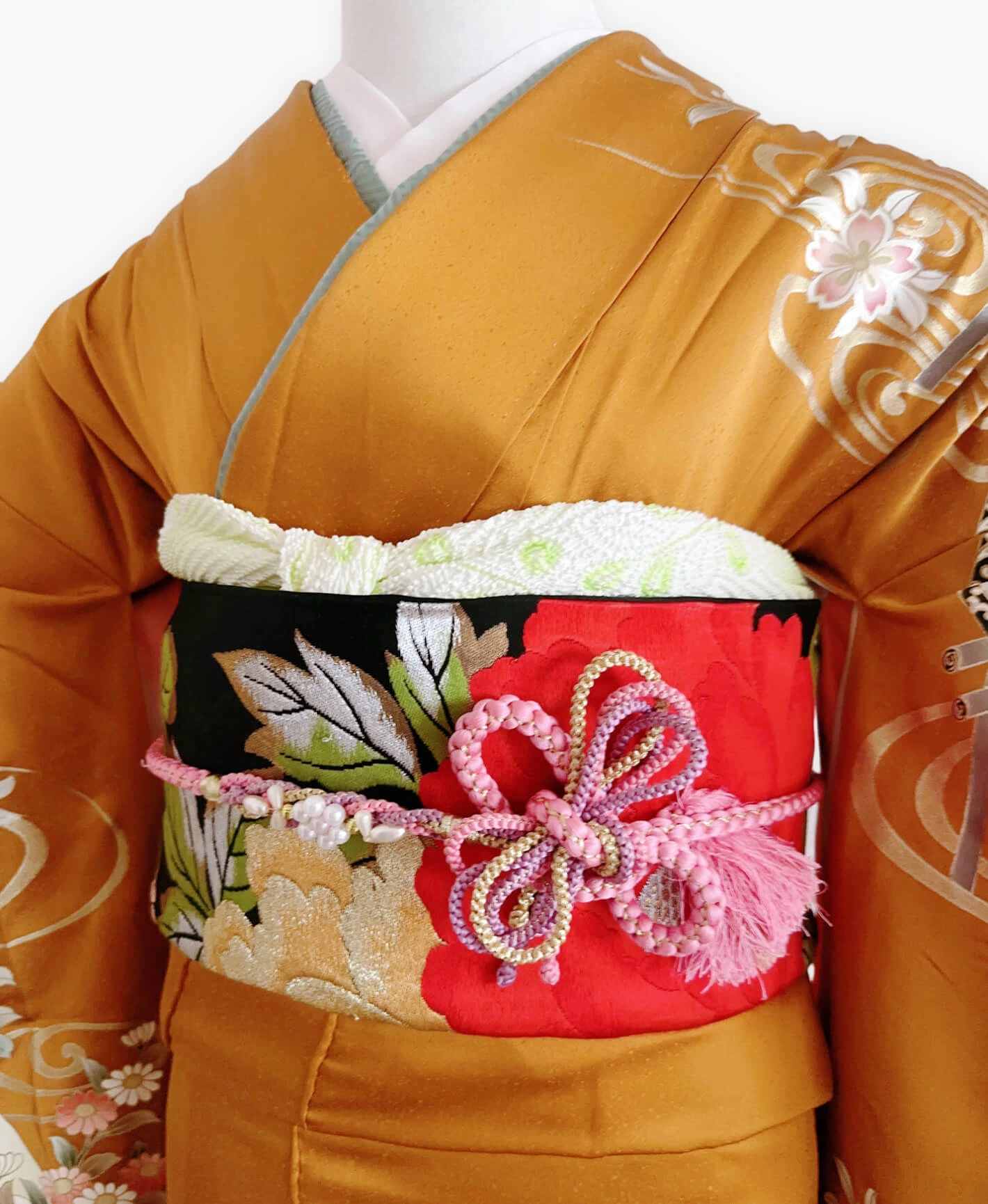 柑子色 黄系 暈し染め 金彩 牡丹 藤 花草 流水 振袖レンタル - 画像 3