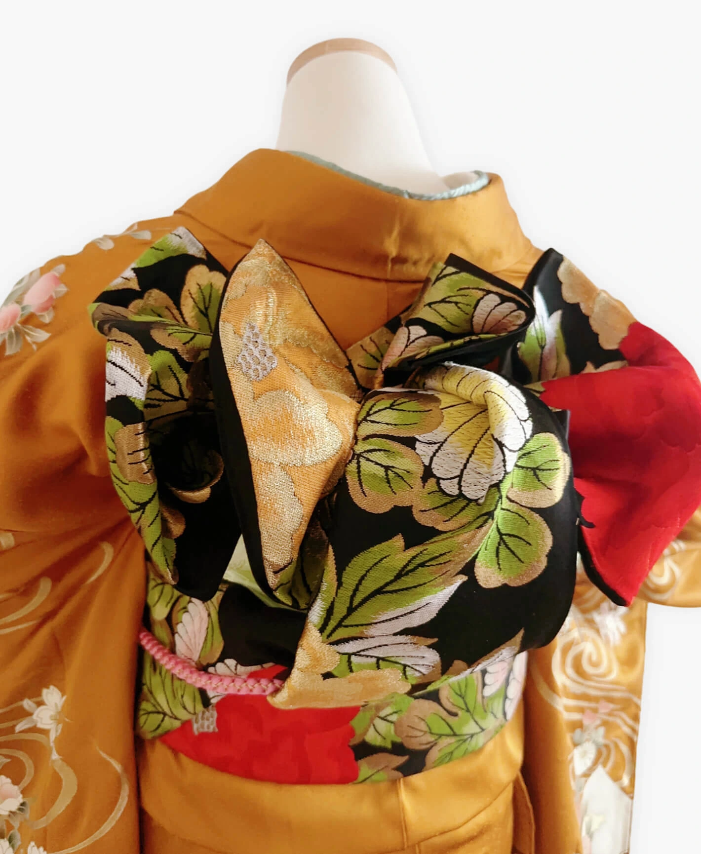 柑子色 黄系 暈し染め 金彩 牡丹 藤 花草 流水 振袖レンタル - 画像 4