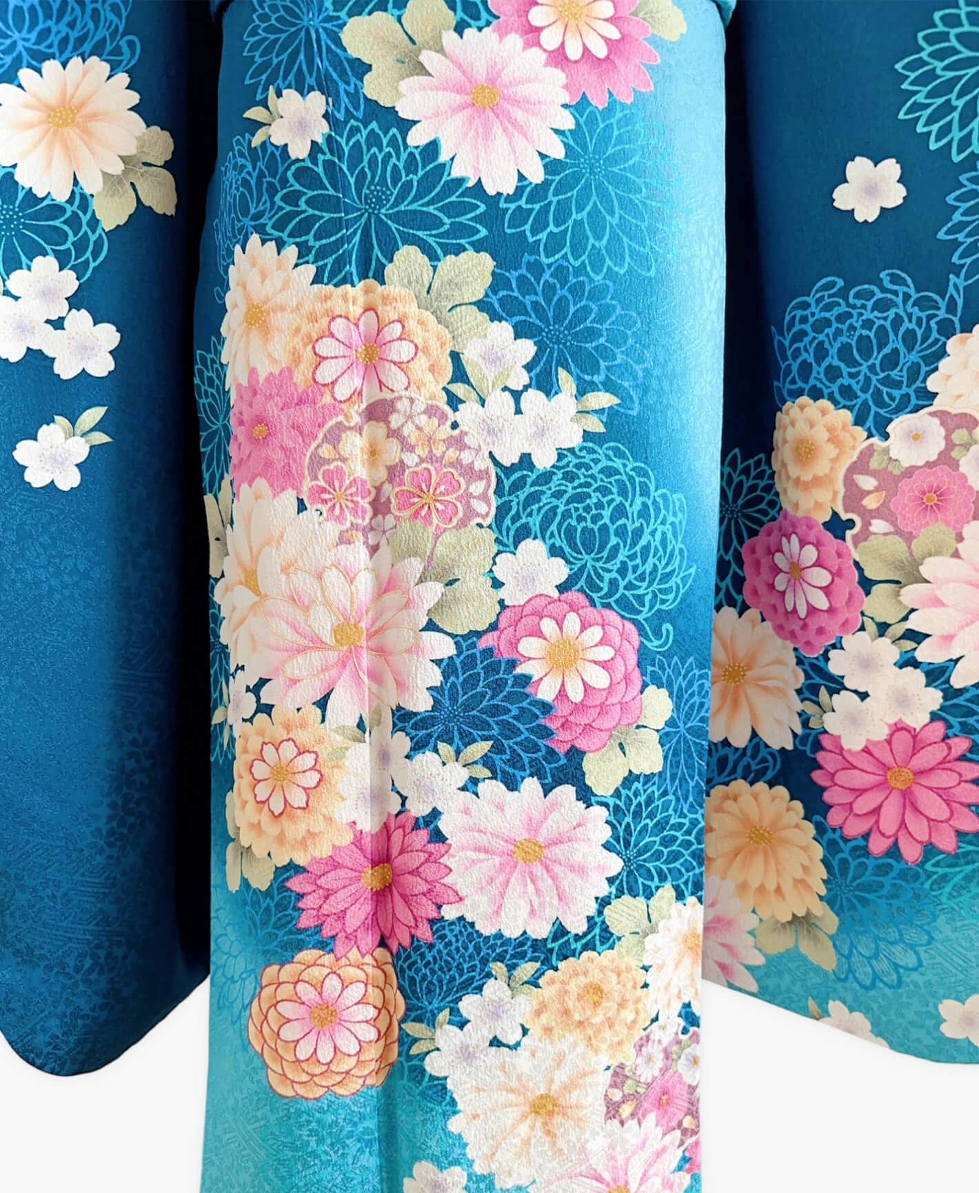縹色 青系 暈し染め 金彩 手描き 菊 桜 雪輪 振袖レンタル - 画像 5