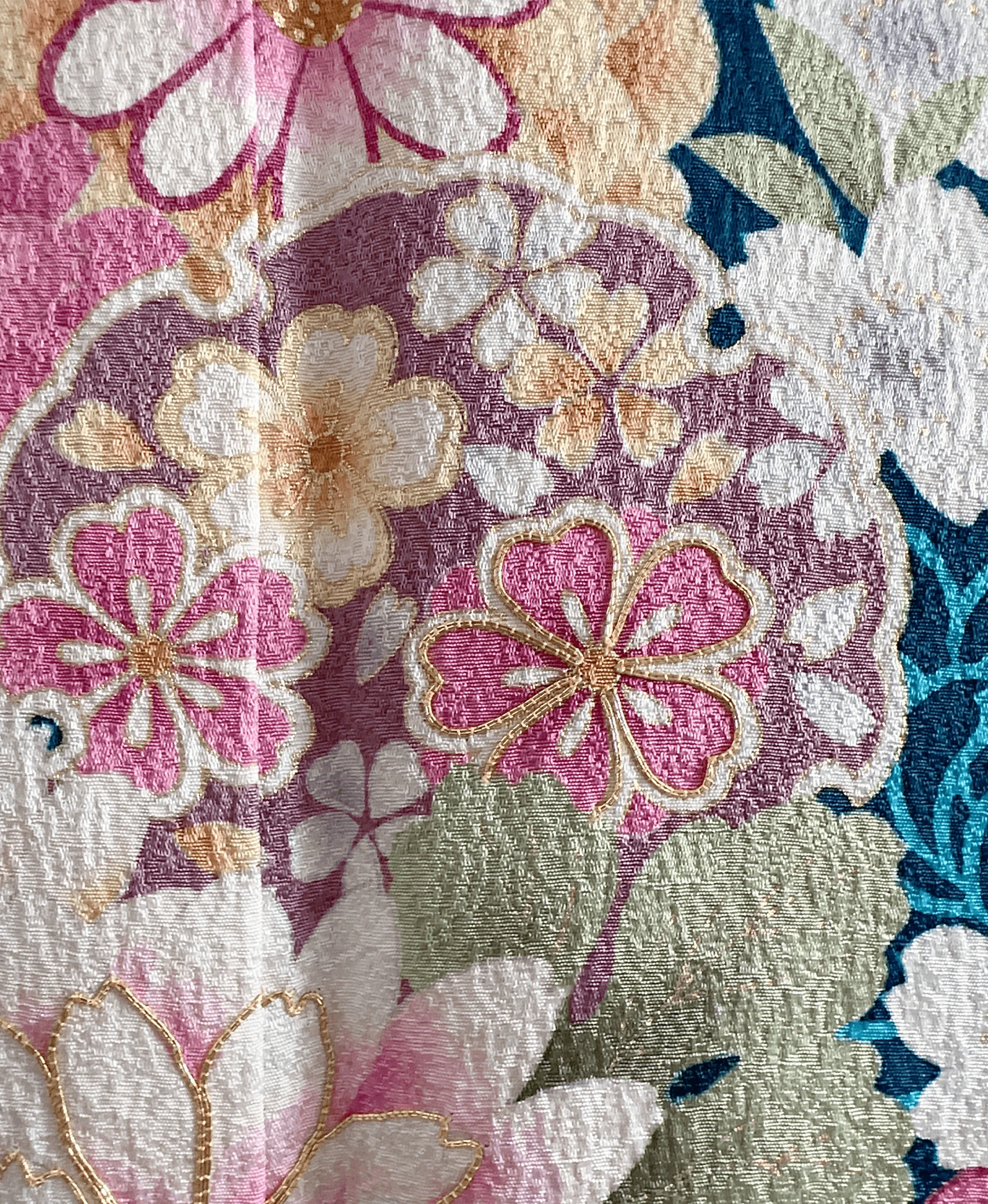 縹色 青系 暈し染め 金彩 手描き 菊 桜 雪輪 振袖レンタル - 画像 6