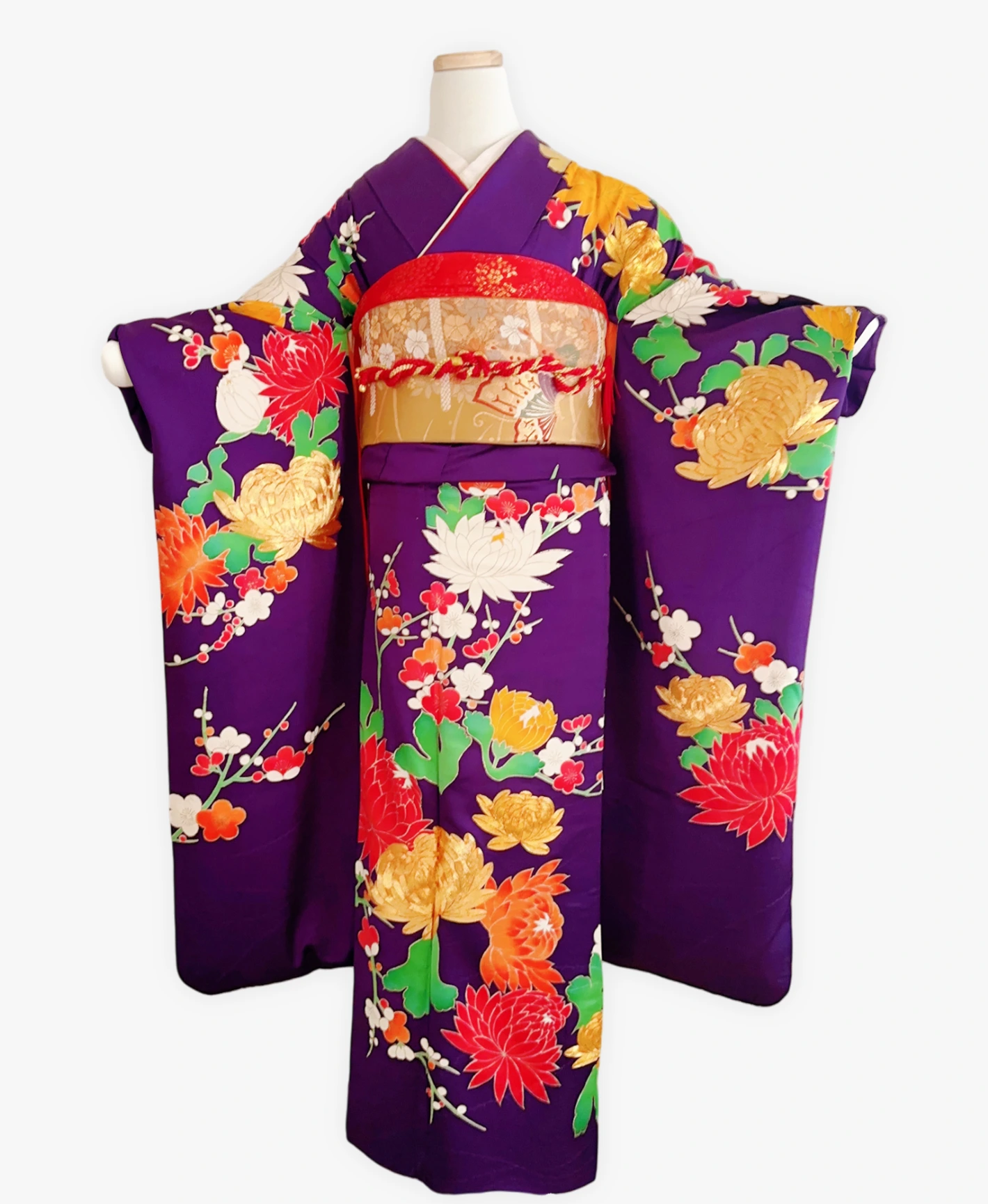 葡萄色 紫系 暈し染め 駒刺繍 金彩 菊 花草 振袖レンタル - 画像 1