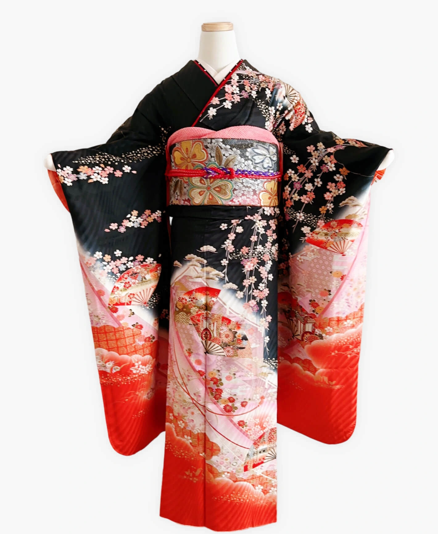 蝋色 黒系 暈し染め 駒刺繍 金彩 垂枝れ桜 扇 花草 振袖レンタル - 画像 1
