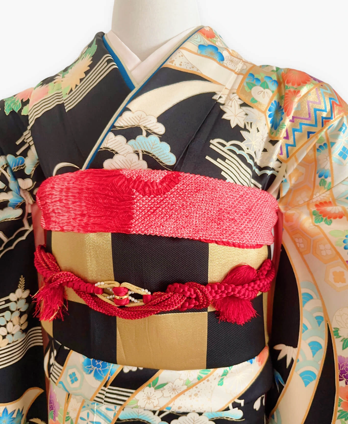 烏羽色 黒系 暈し染め 駒刺繍 金彩 熨斗 吉祥文 振袖レンタル - 画像 3