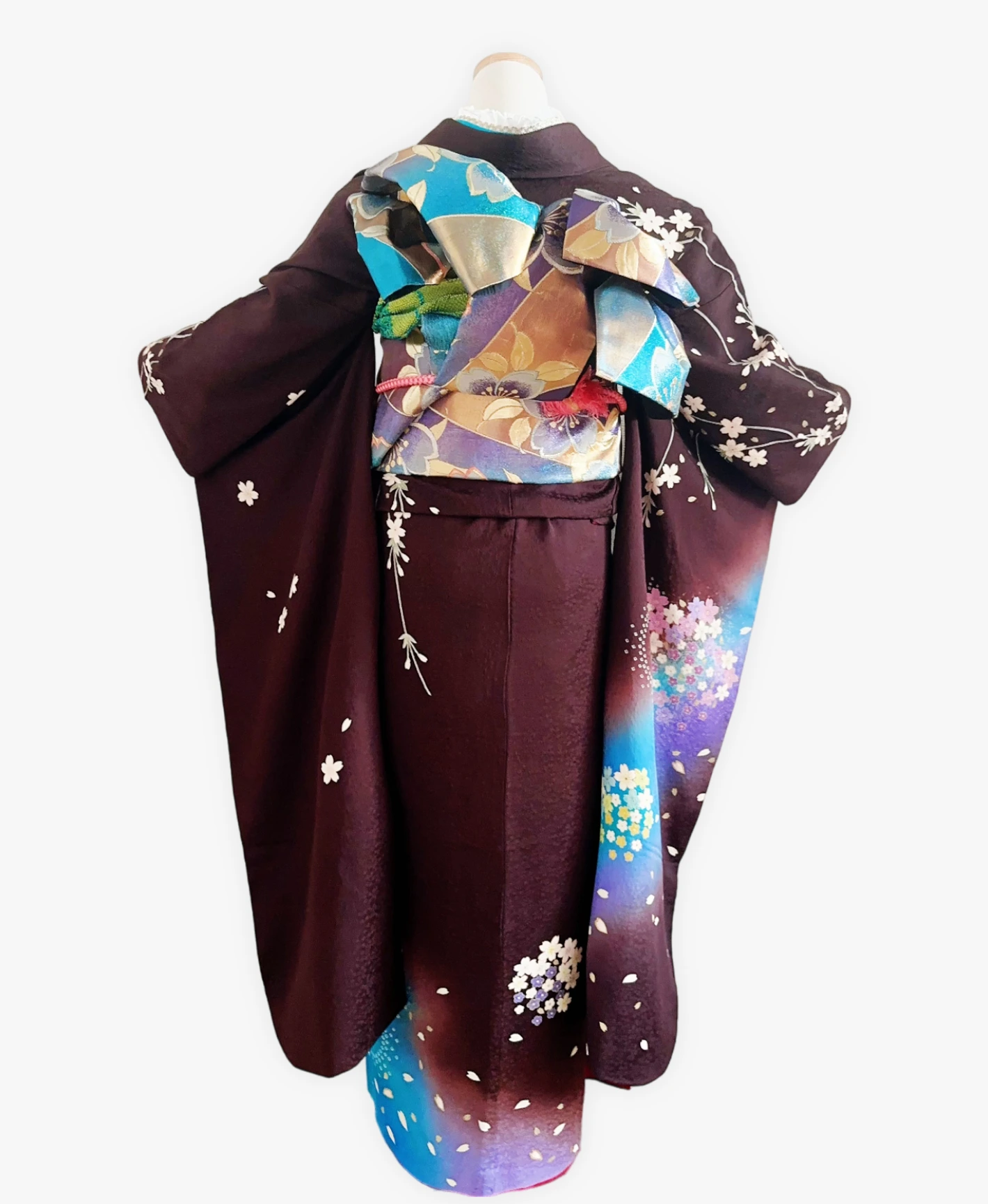 赤墨 黒系 暈し染め 手描き 垂枝れ桜 花吹雪 振袖レンタル - 画像 2