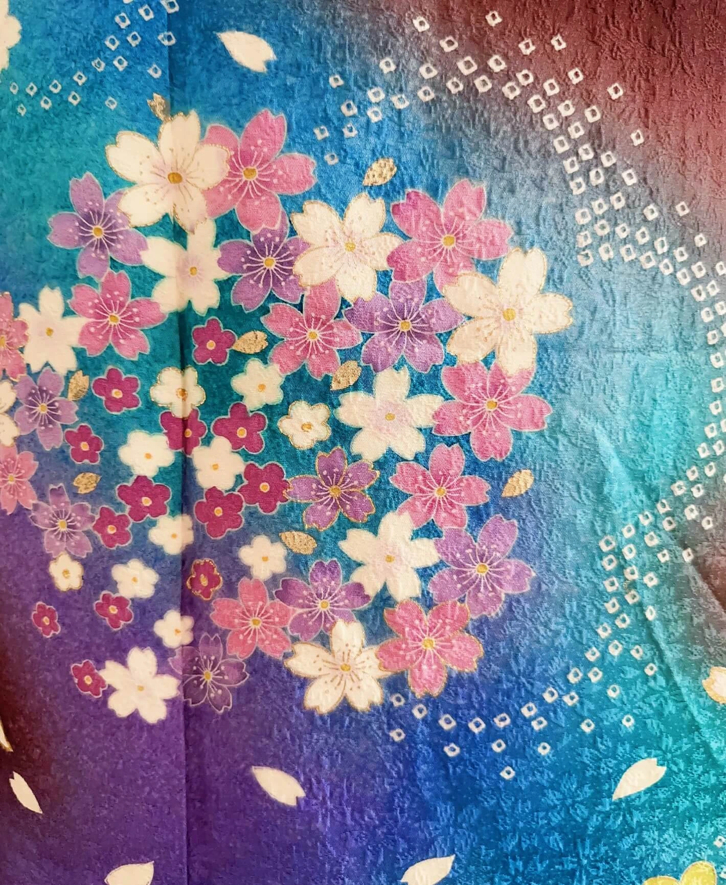 赤墨 黒系 暈し染め 手描き 垂枝れ桜 花吹雪 振袖レンタル - 画像 6