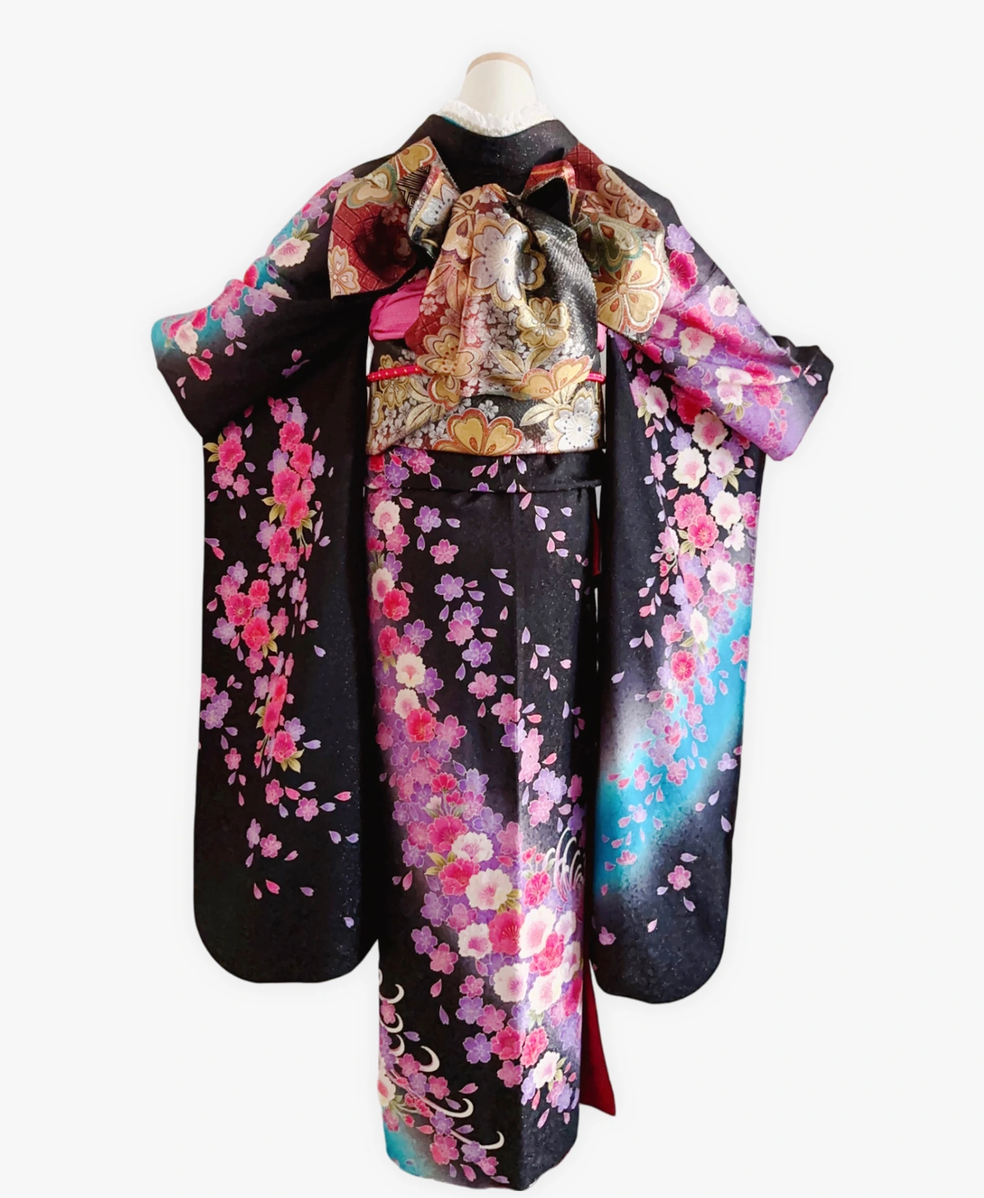 濡羽色 黒系 暈し染め 銀通し 菊 百花繚亂 振袖レンタル - 画像 2
