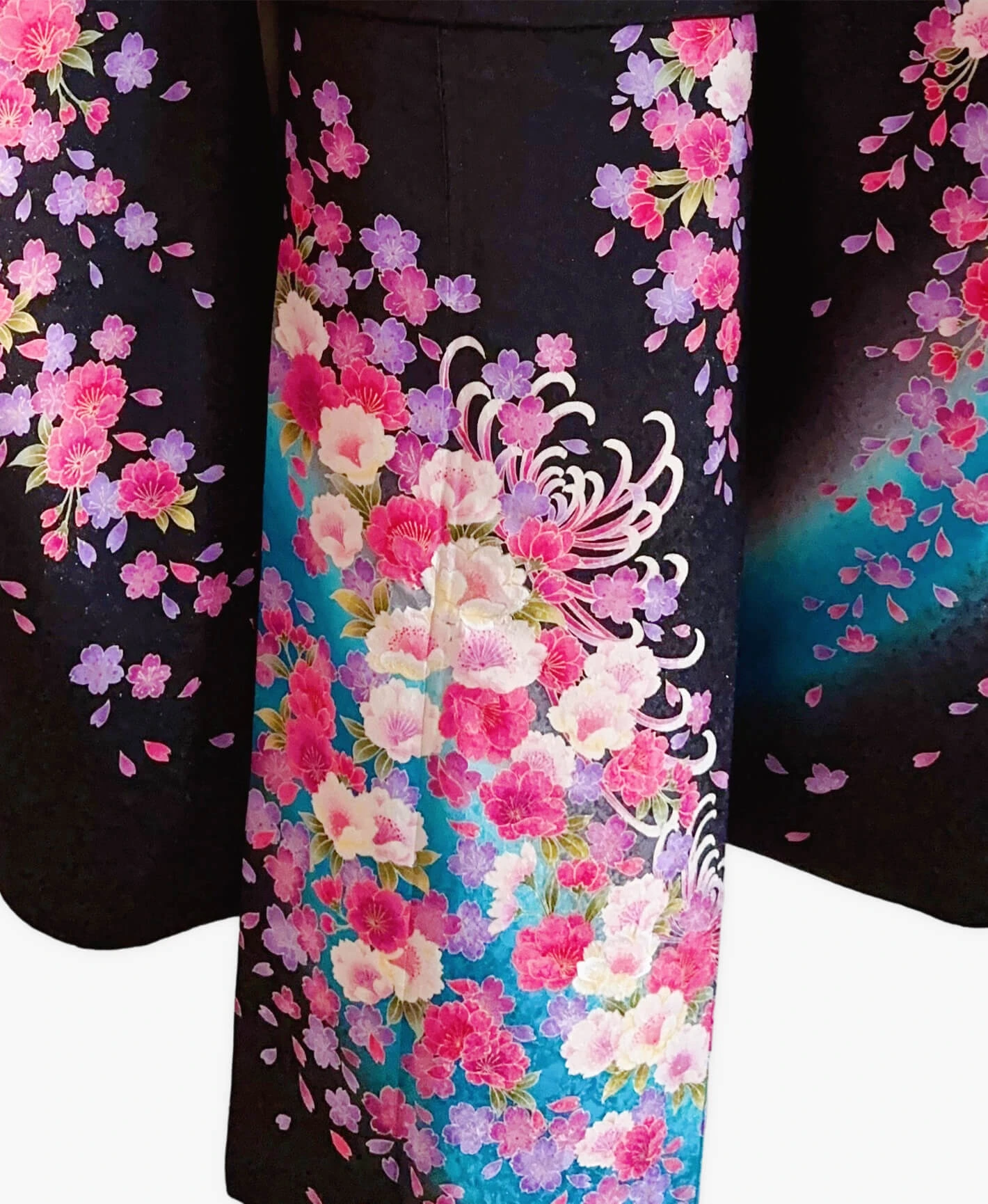 濡羽色 黒系 暈し染め 銀通し 菊 百花繚亂 振袖レンタル - 画像 5