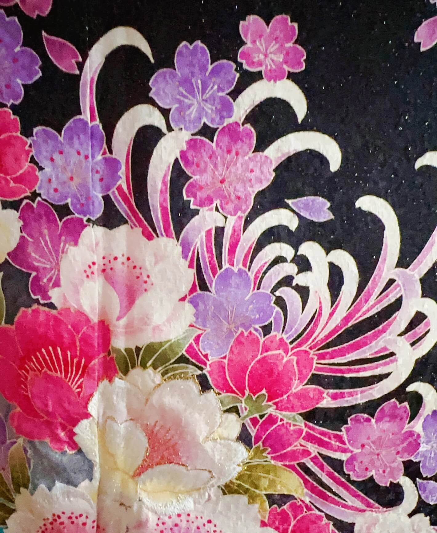 濡羽色 黒系 暈し染め 銀通し 菊 百花繚亂 振袖レンタル - 画像 6