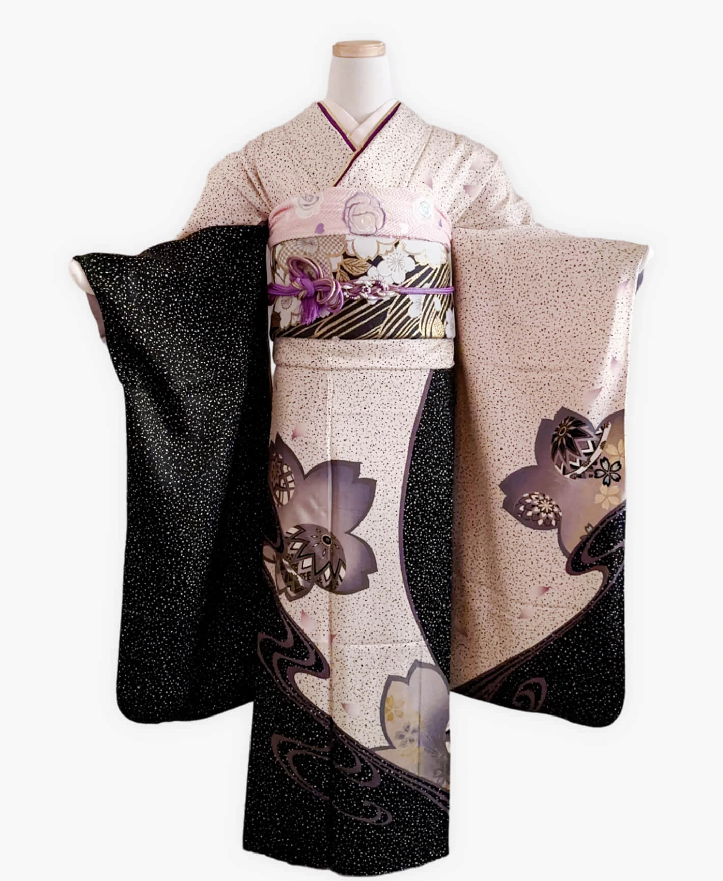 蝋色 黒白系 金彩 螺鈿風 手鞠 桜 流水 振袖レンタル - 画像 1