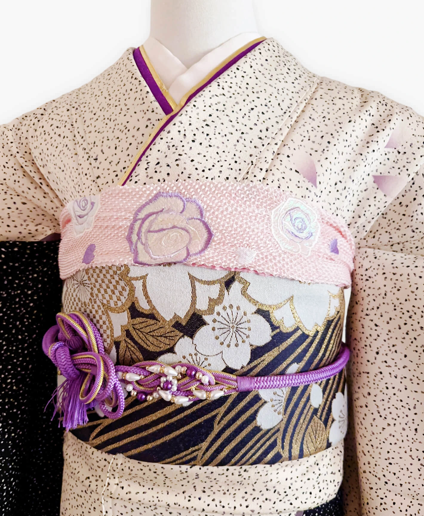 蝋色 黒白系 金彩 螺鈿風 手鞠 桜 流水 振袖レンタル - 画像 3