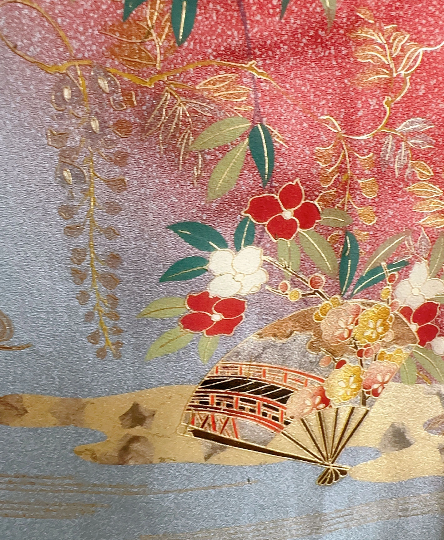 緋色 赤系 暈し染め 駒刺繍 金彩 鼓 扇 花草 訪問着レンタル - 画像 9