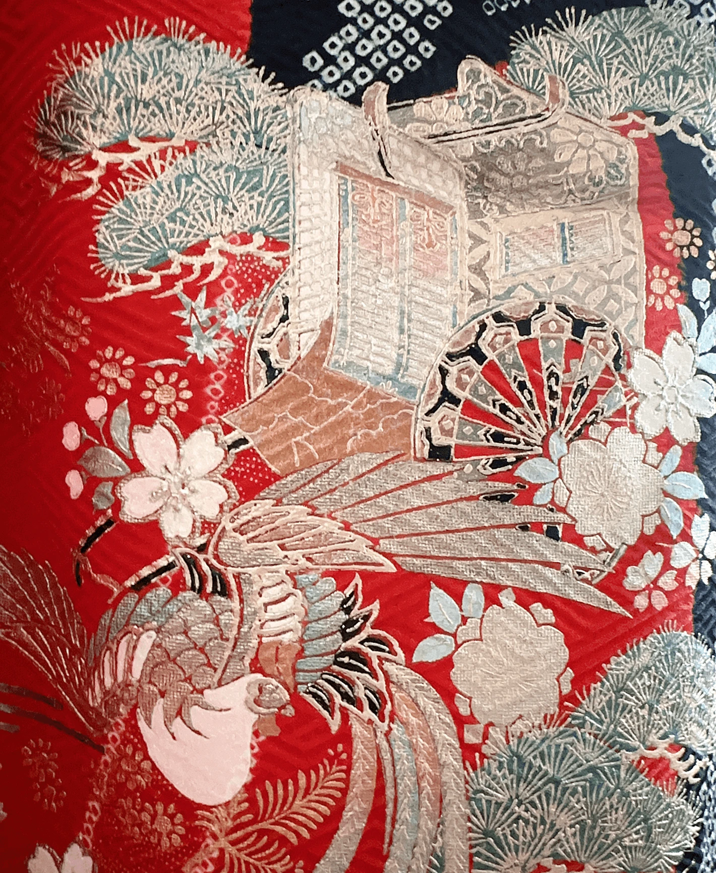 深緋 赤系 金彩 絞り 鳳凰 松 御所車 熨斗振袖 - 画像 6